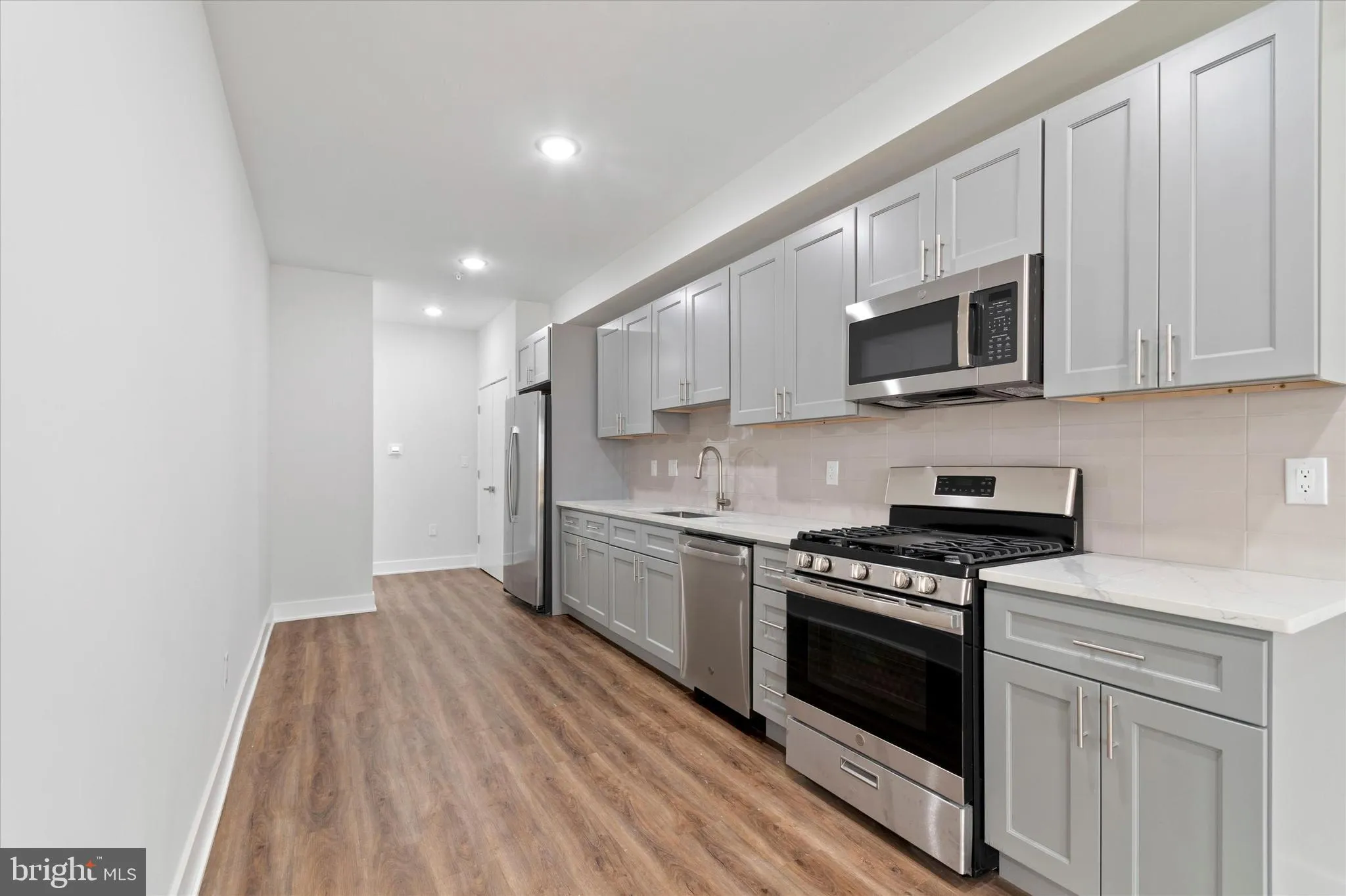 Philadelphia, Pennsylvania 19122, United States, 7 Bedrooms Bedrooms, ,Residential,Active,34702