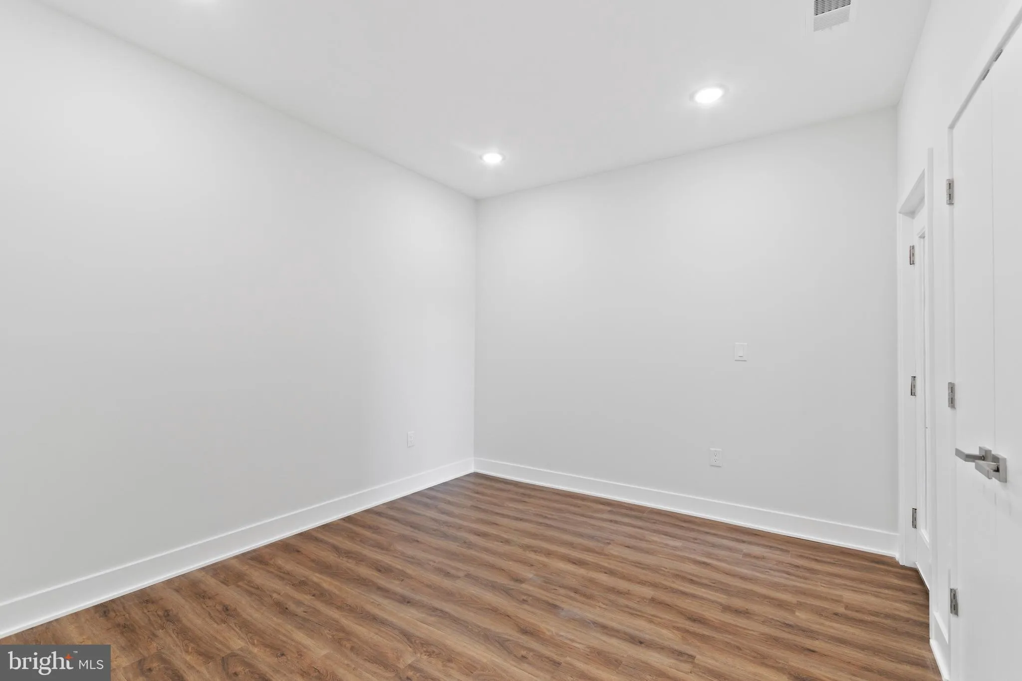 Philadelphia, Pennsylvania 19122, United States, 7 Bedrooms Bedrooms, ,Residential,Active,34702