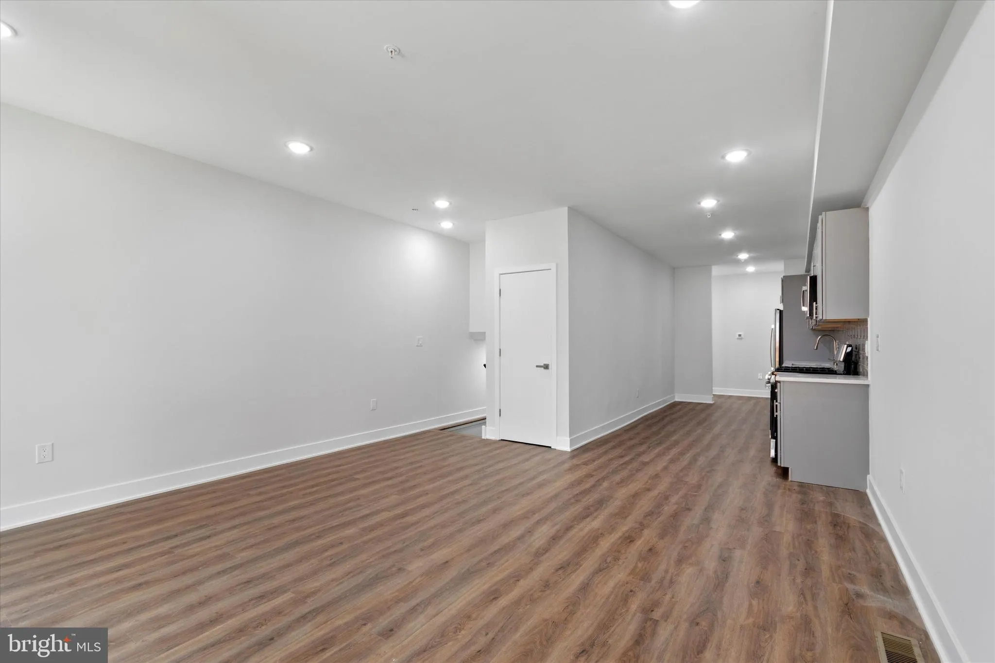 Philadelphia, Pennsylvania 19122, United States, 7 Bedrooms Bedrooms, ,Residential,Active,34702