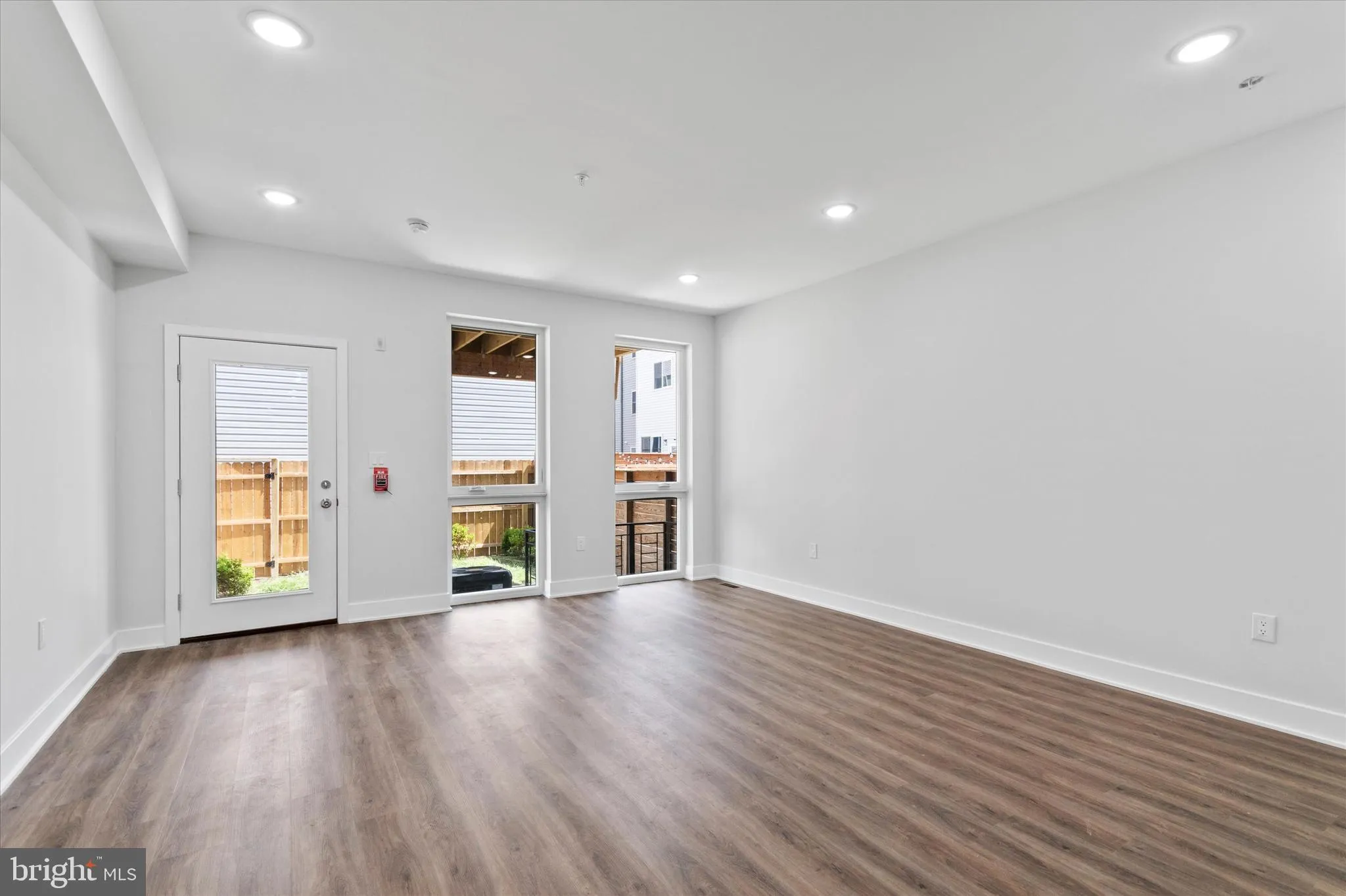 Philadelphia, Pennsylvania 19122, United States, 7 Bedrooms Bedrooms, ,Residential,Active,34702