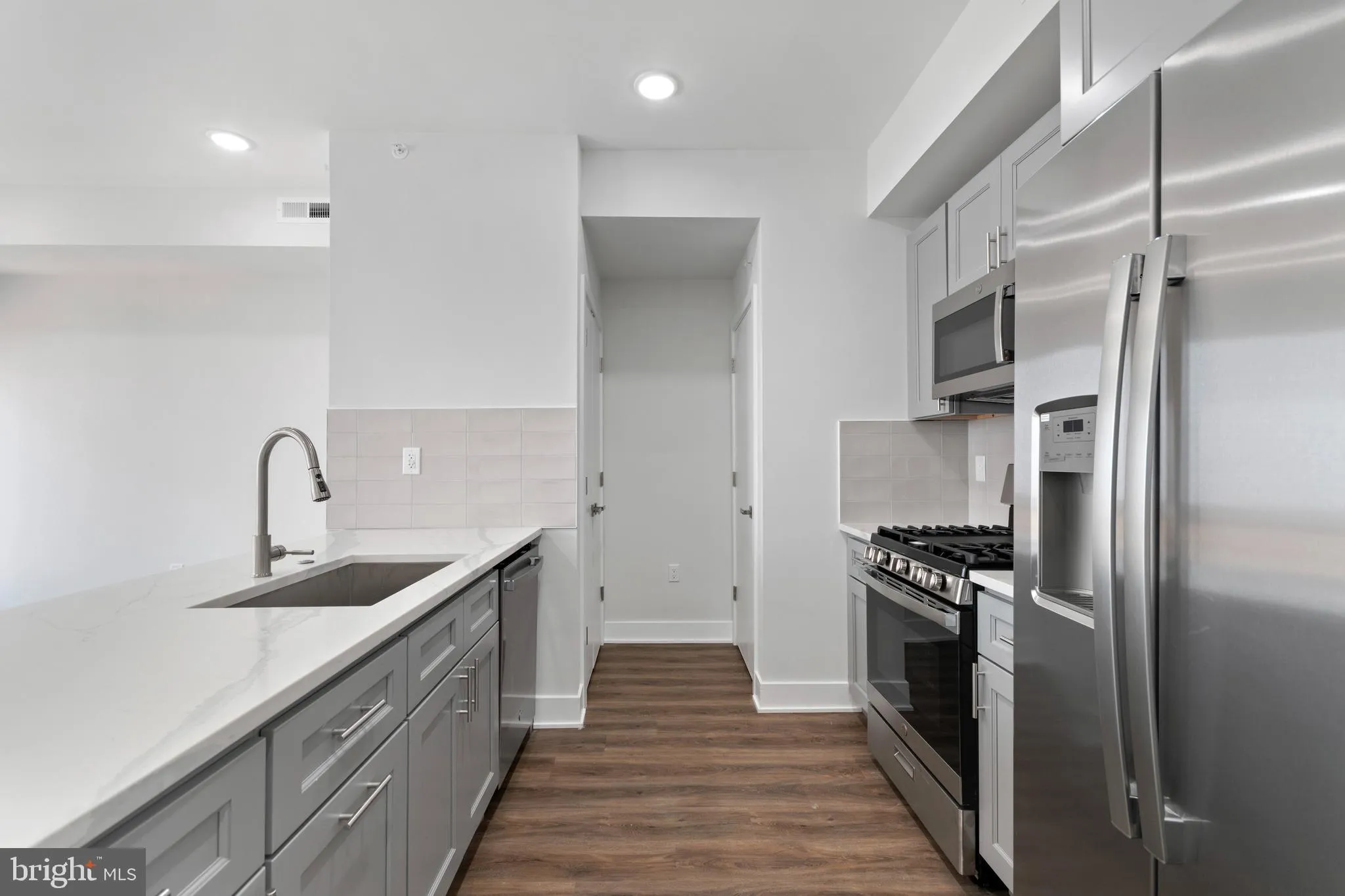 Philadelphia, Pennsylvania 19122, United States, 7 Bedrooms Bedrooms, ,Residential,Active,34702
