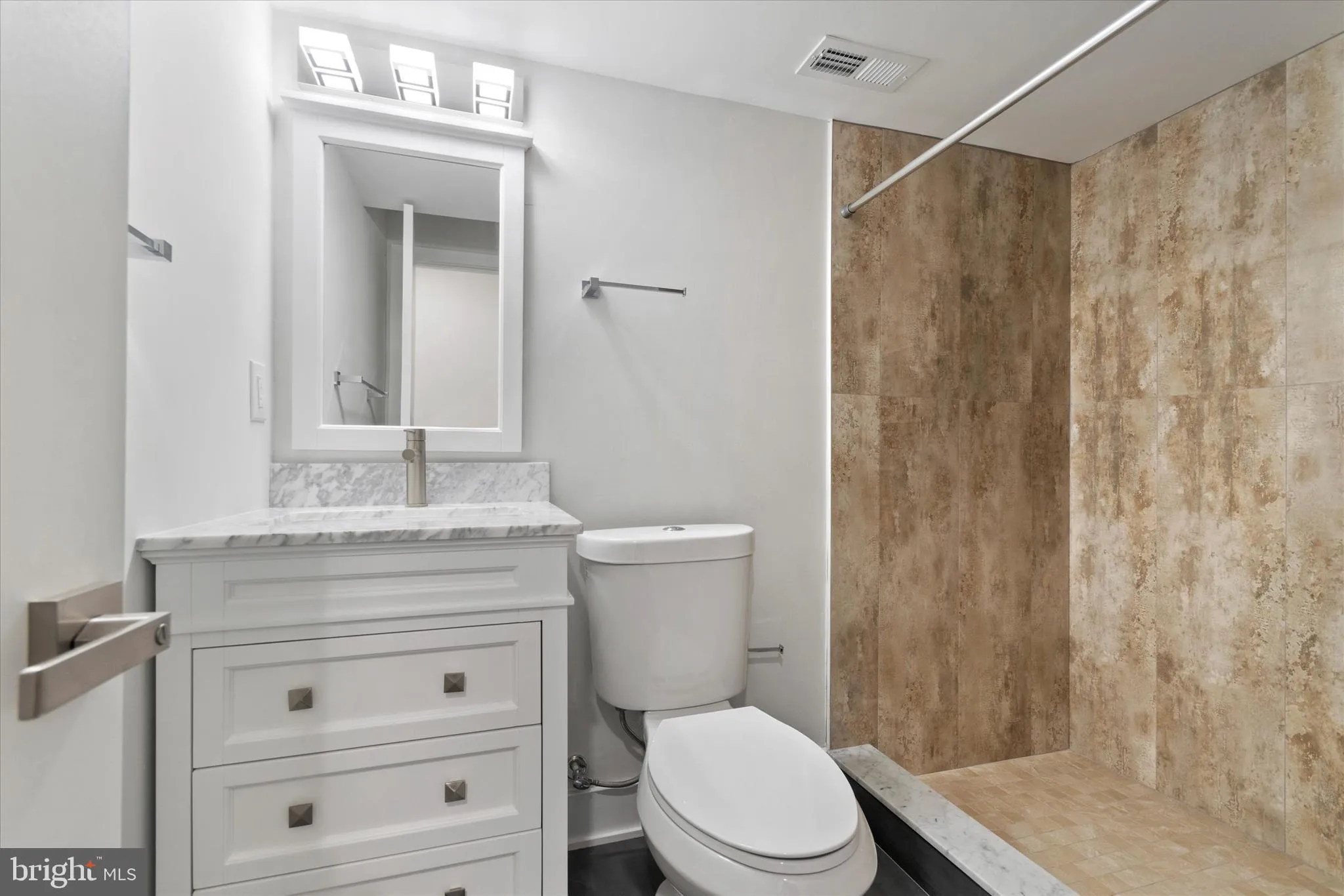 Philadelphia, Pennsylvania 19122, United States, 7 Bedrooms Bedrooms, ,Residential,Active,34702
