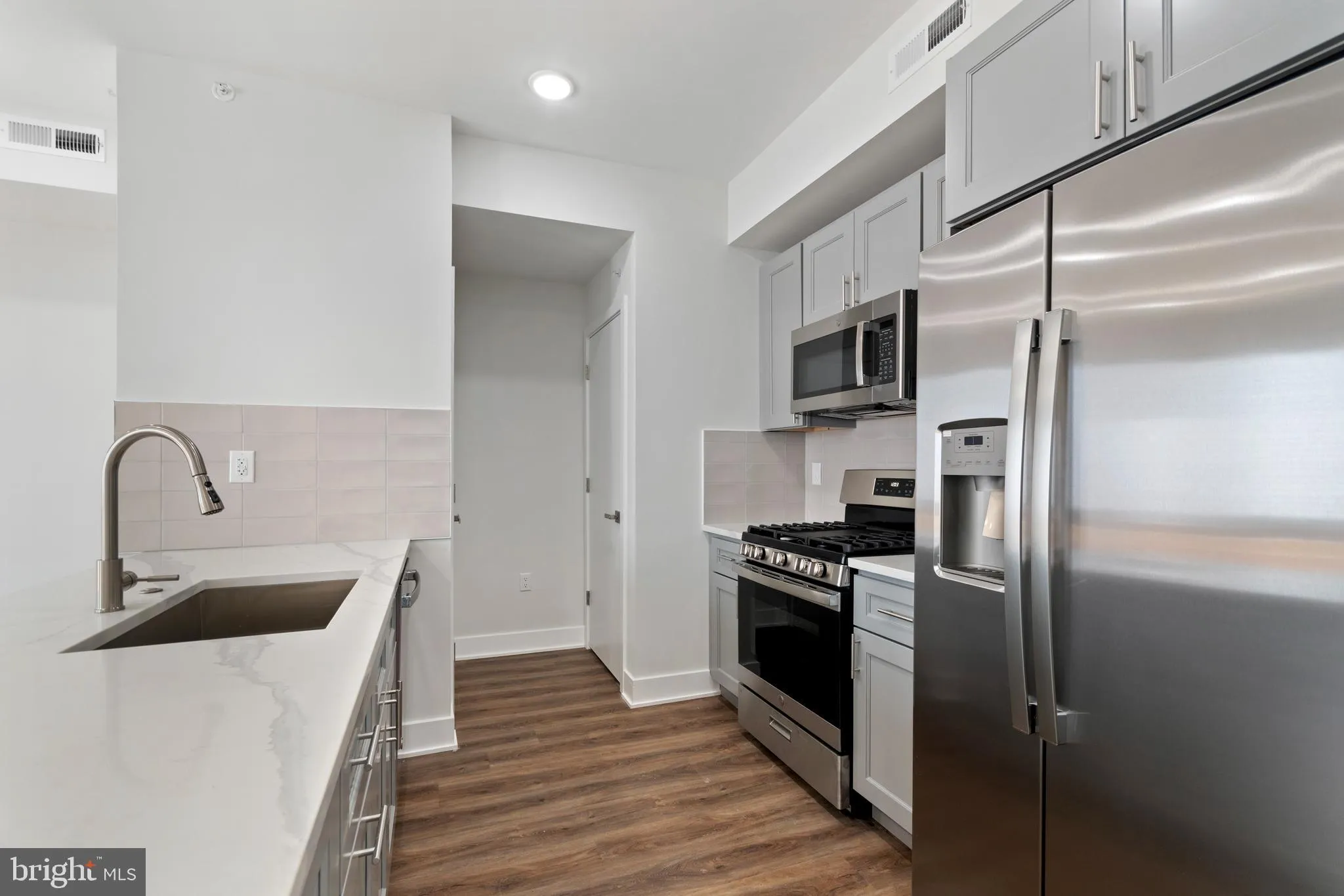 Philadelphia, Pennsylvania 19122, United States, 7 Bedrooms Bedrooms, ,Residential,Active,34702