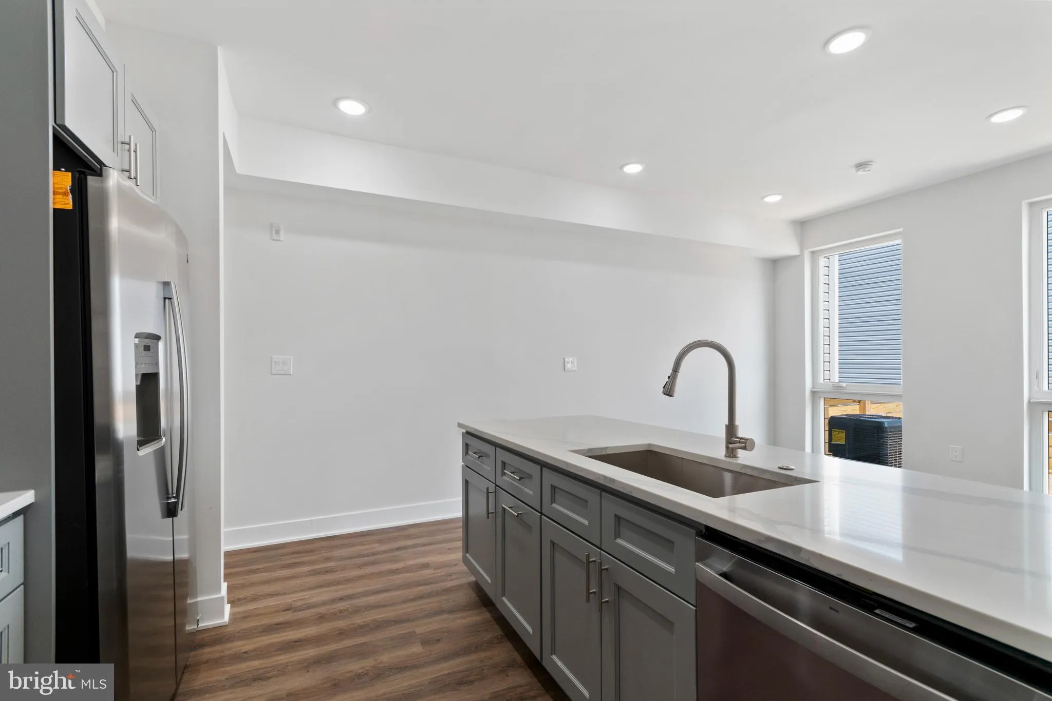 Philadelphia, Pennsylvania 19122, United States, 7 Bedrooms Bedrooms, ,Residential,Active,34702