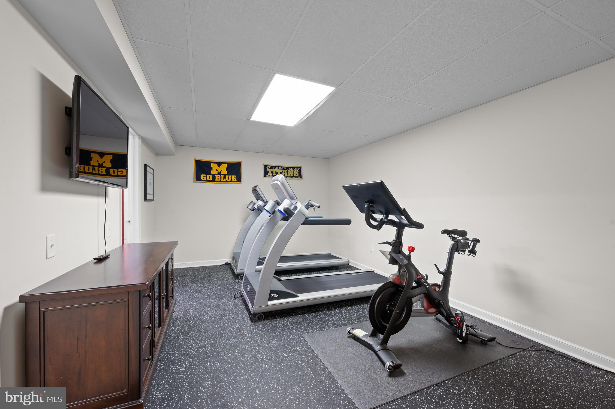 LEOPARD FARMS - Residential