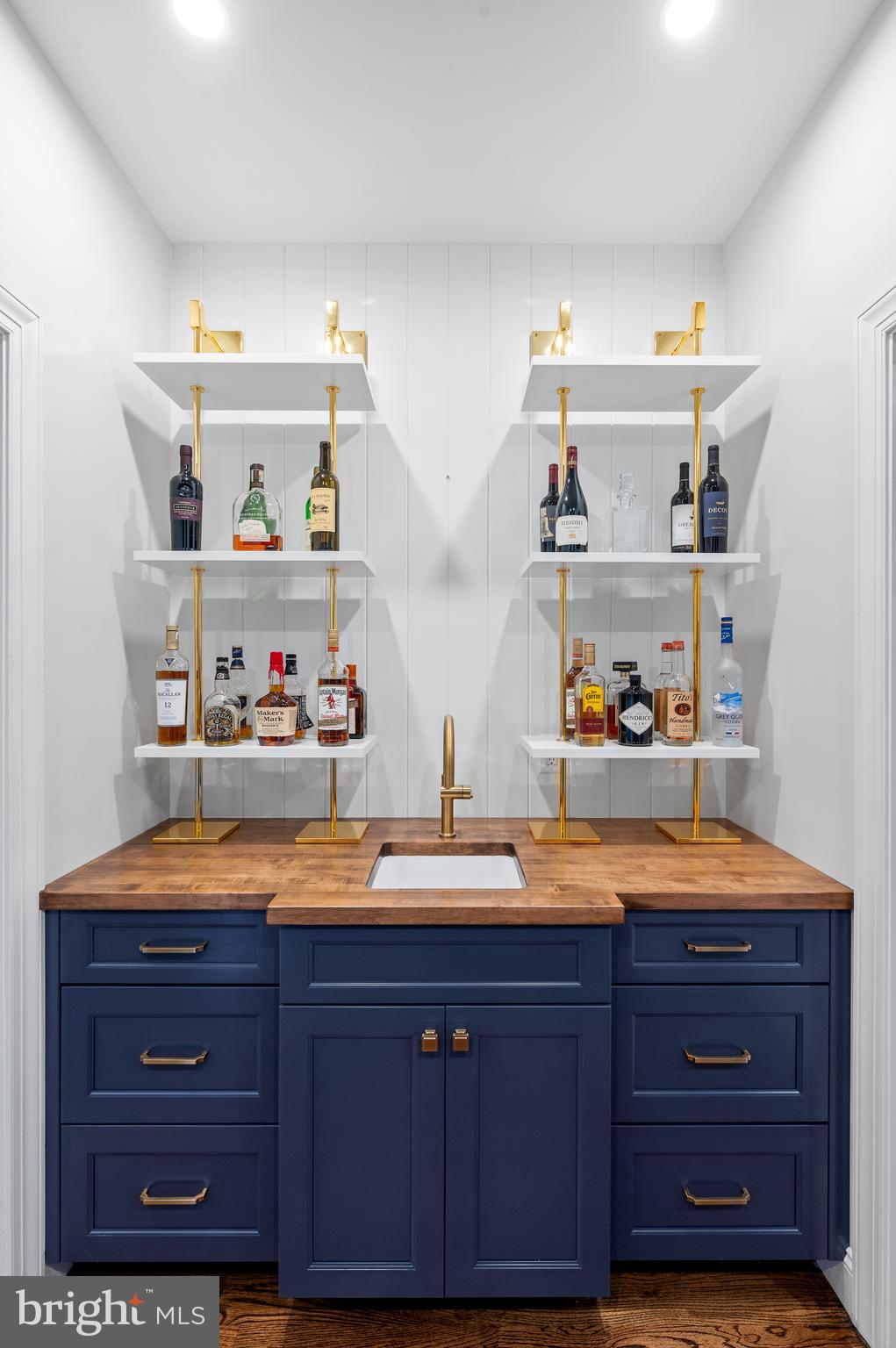 LEOPARD FARMS - Residential