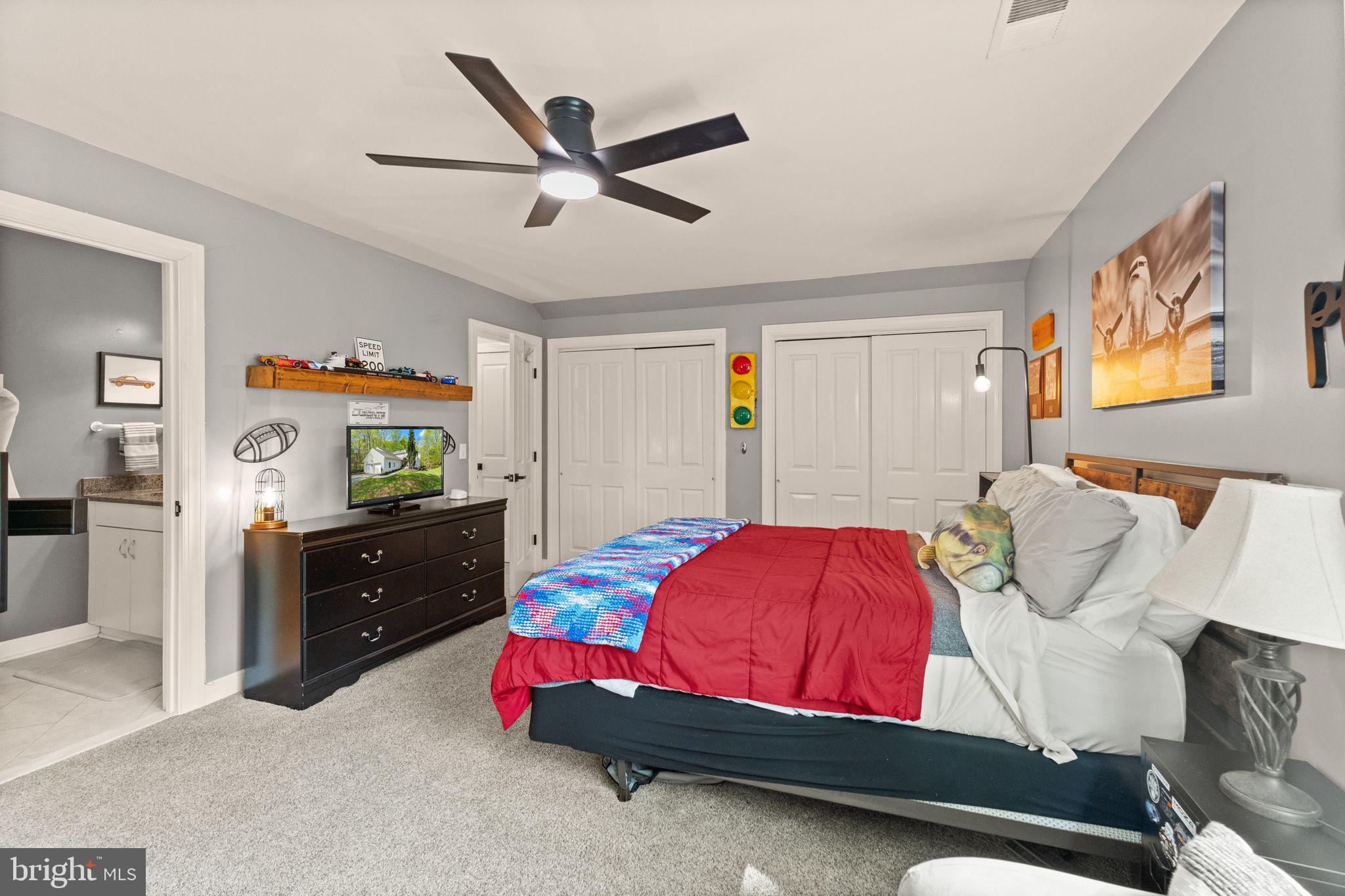 POINTE AT RIVERVIEW EST - Residential