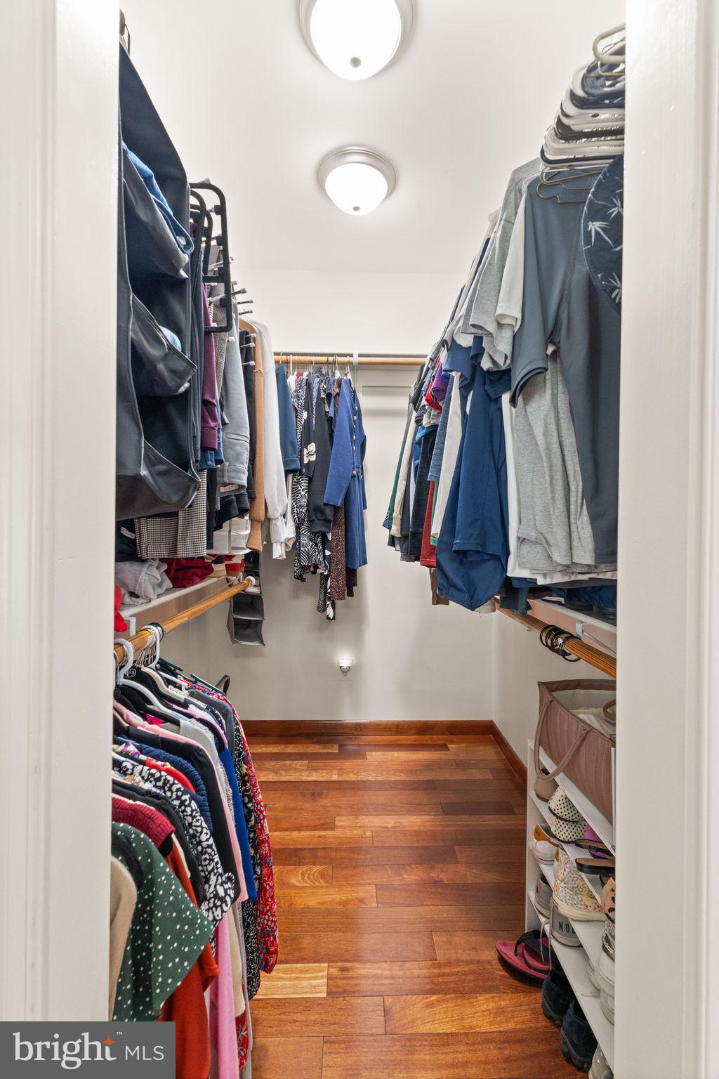 POINTE AT RIVERVIEW EST - Residential