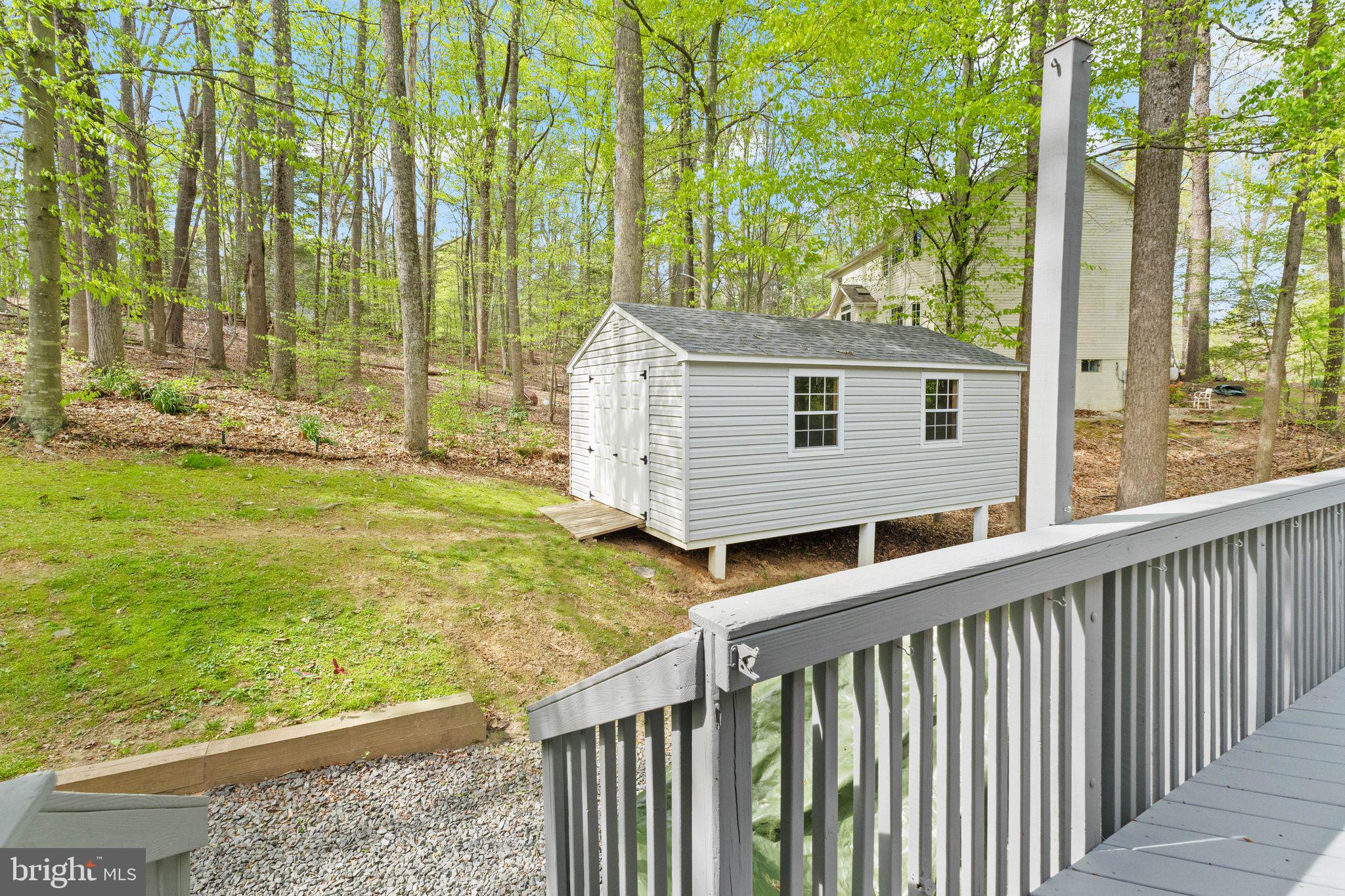 POINTE AT RIVERVIEW EST - Residential