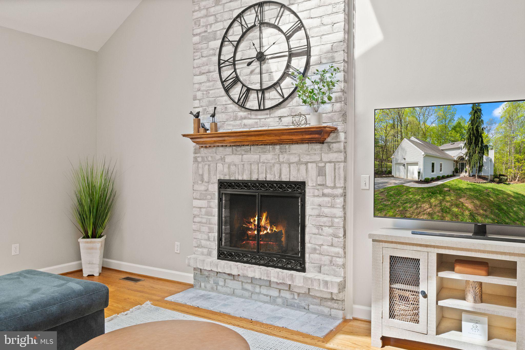 POINTE AT RIVERVIEW EST - Residential