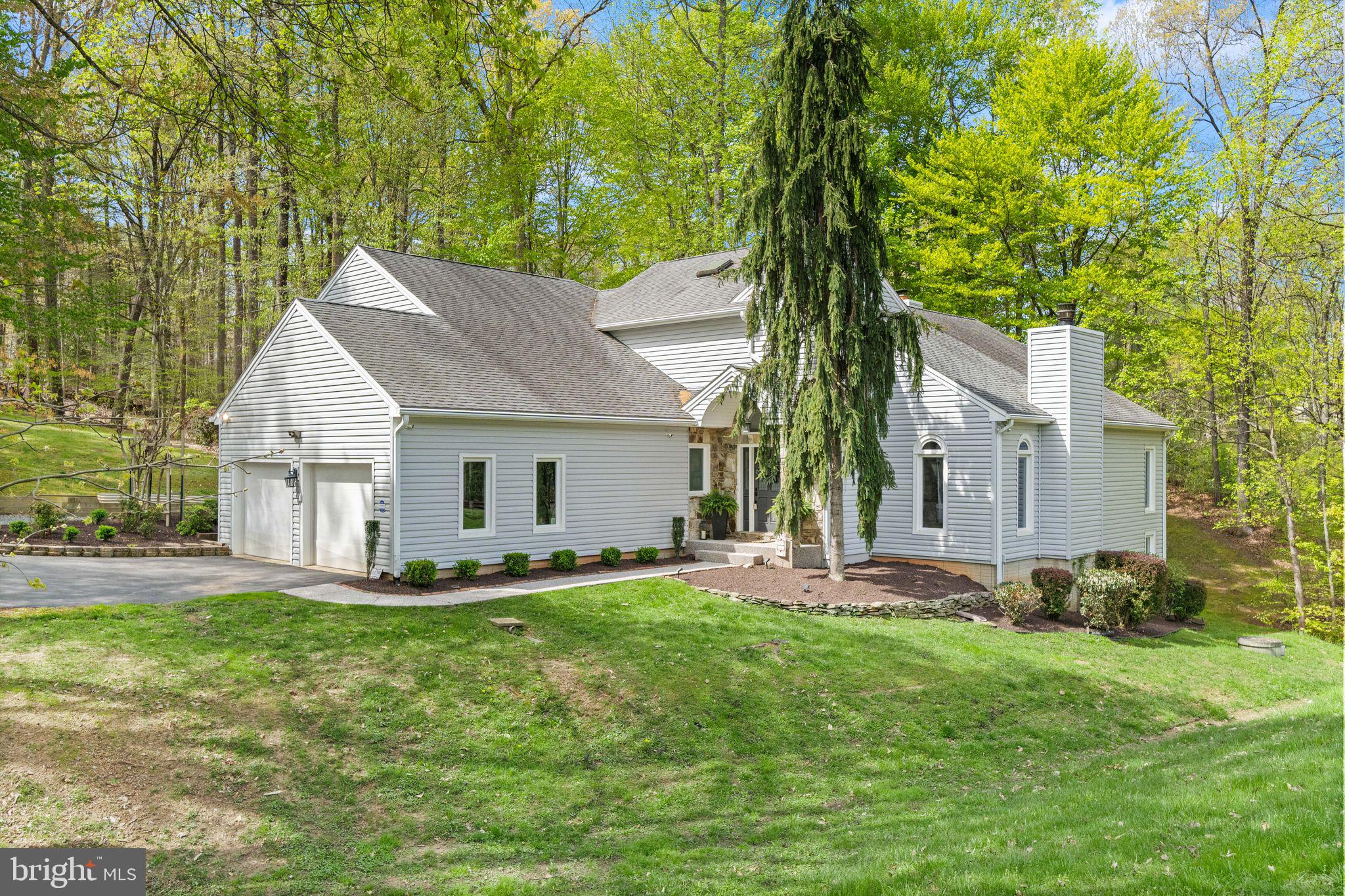 POINTE AT RIVERVIEW EST - Residential