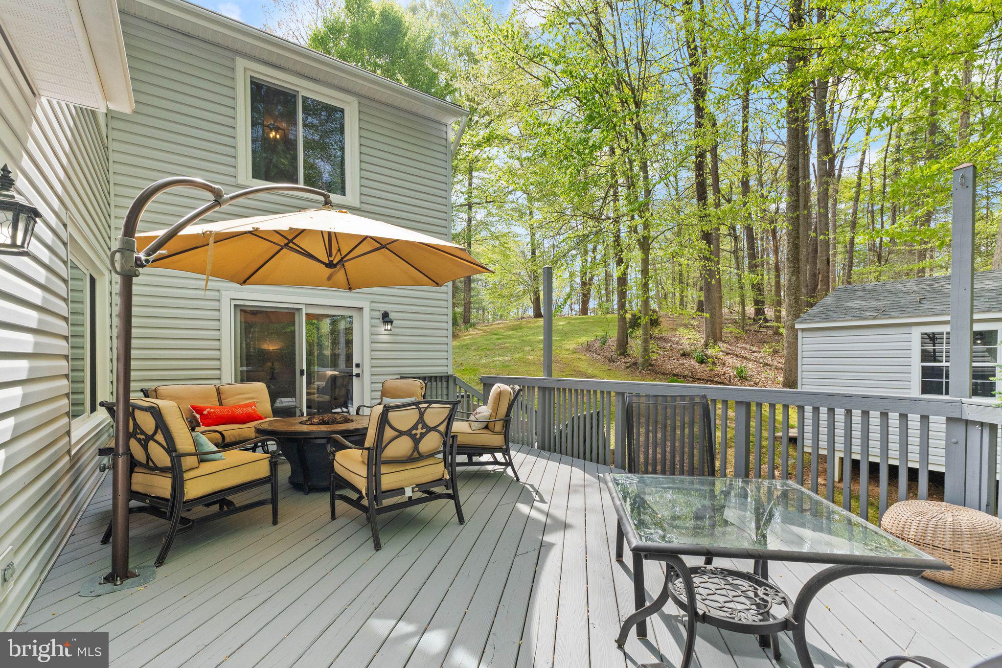 POINTE AT RIVERVIEW EST - Residential