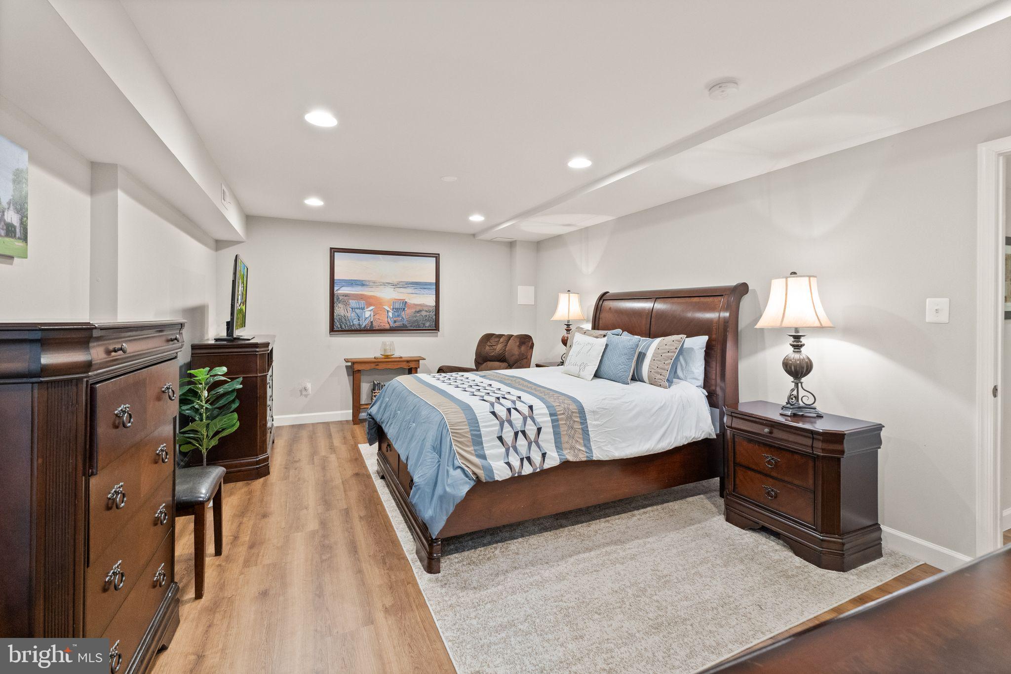 POINTE AT RIVERVIEW EST - Residential