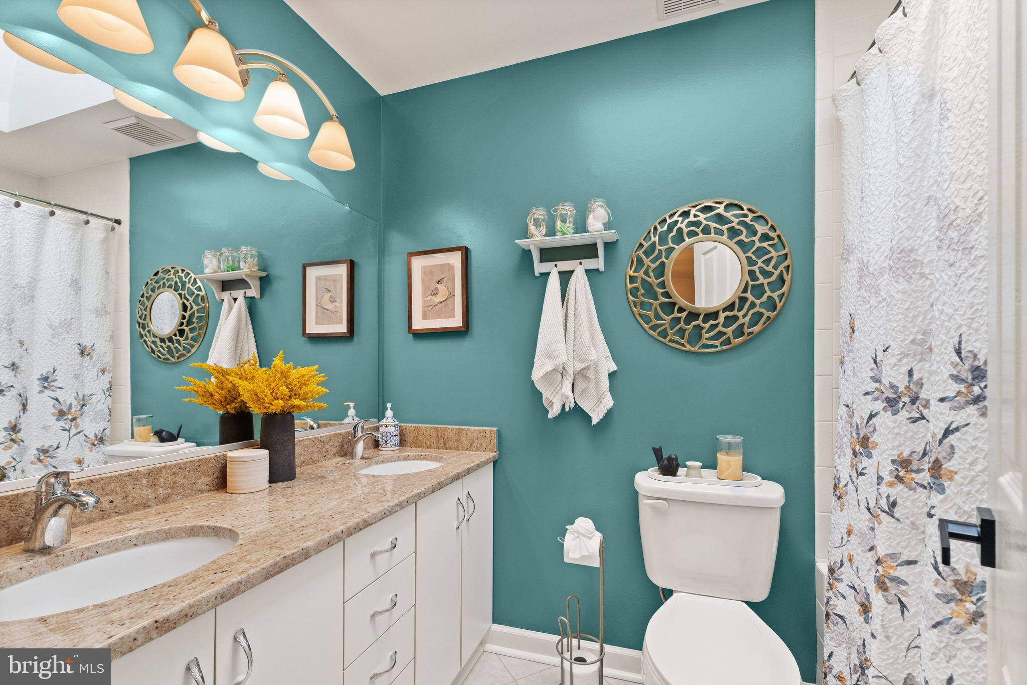 POINTE AT RIVERVIEW EST - Residential