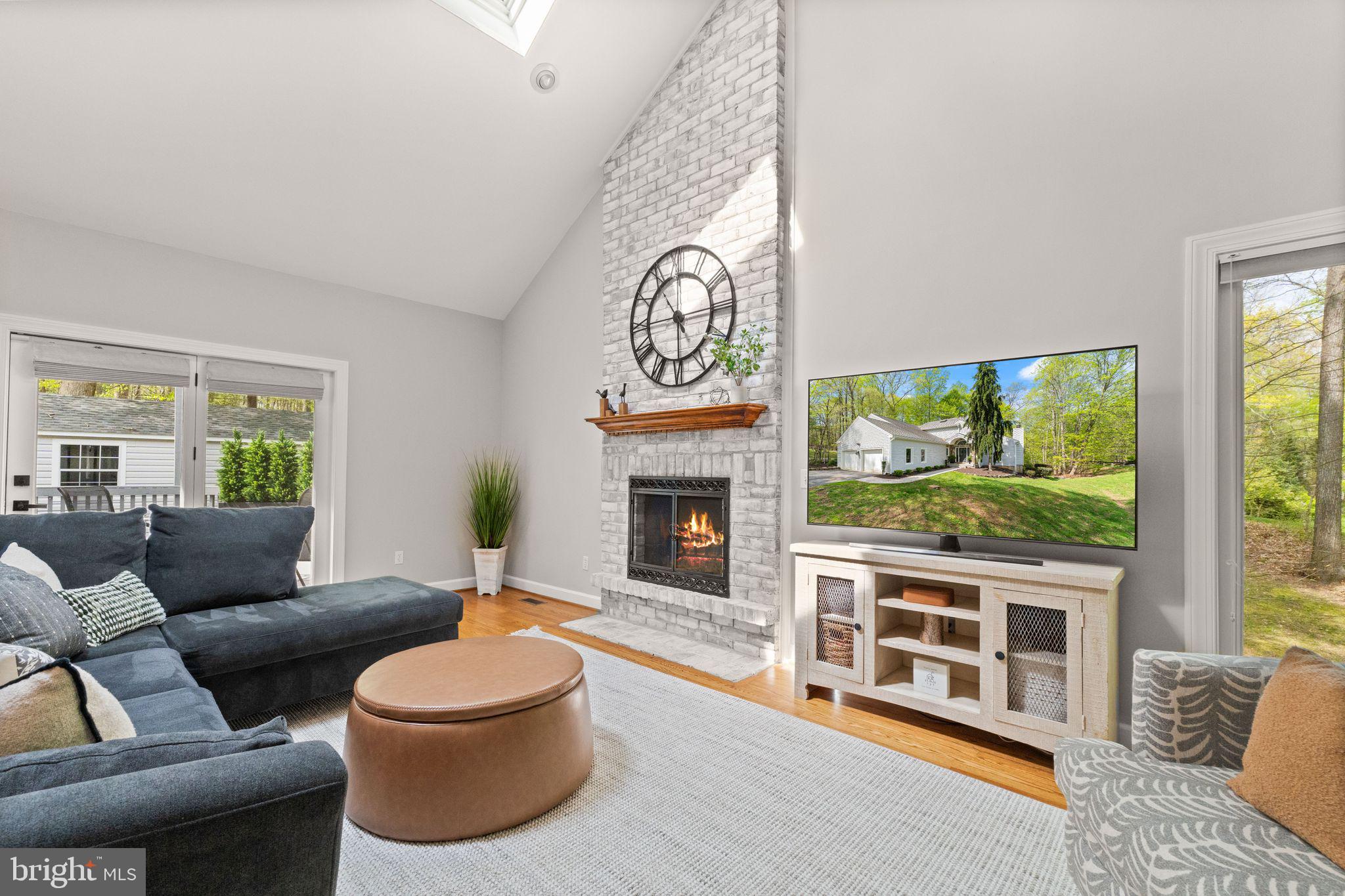 POINTE AT RIVERVIEW EST - Residential