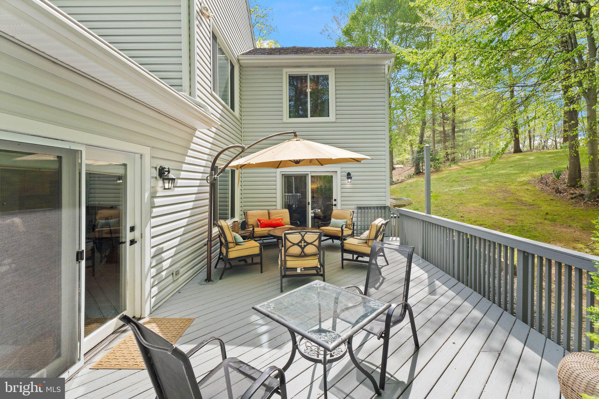 POINTE AT RIVERVIEW EST - Residential