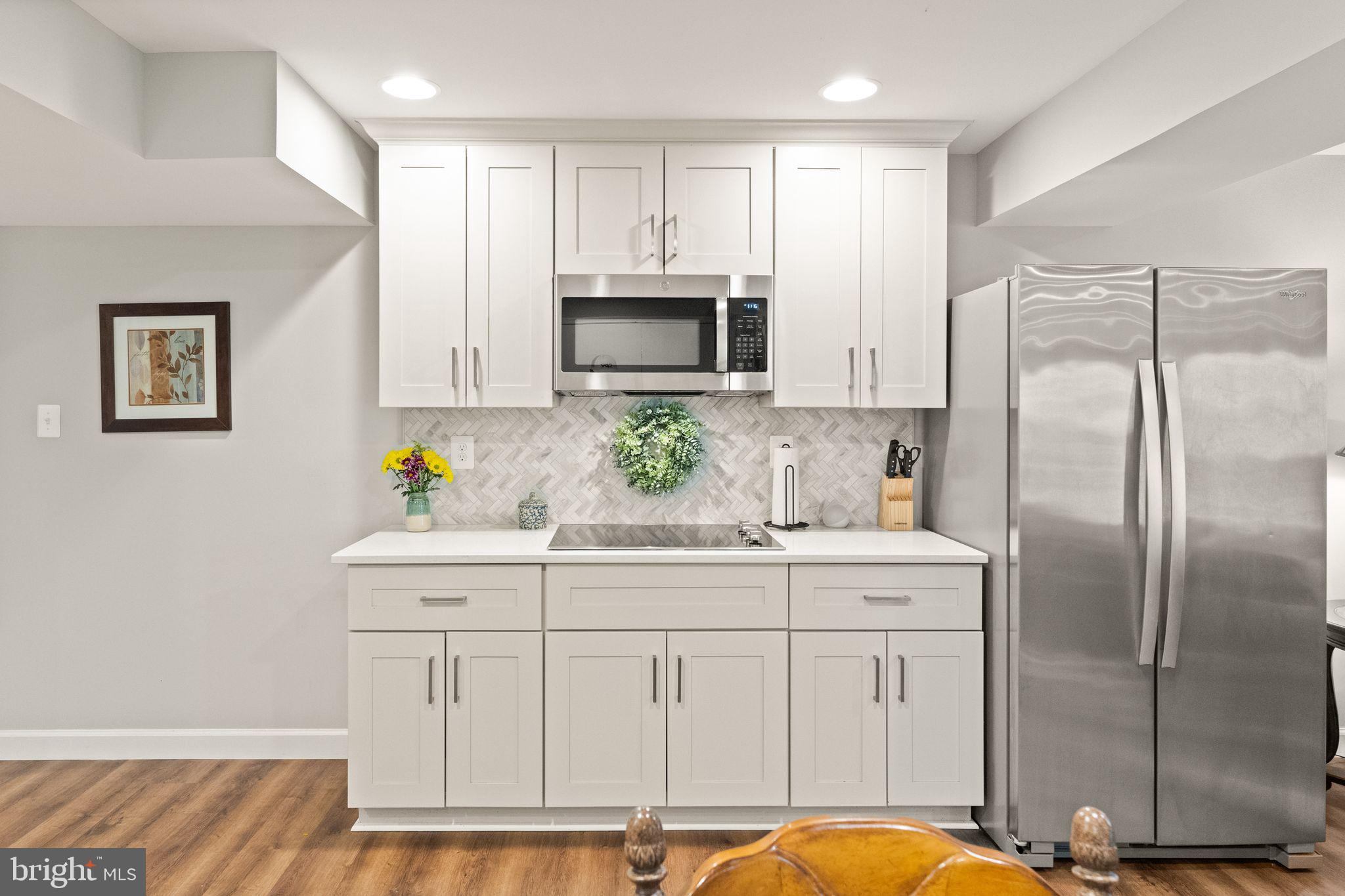 POINTE AT RIVERVIEW EST - Residential