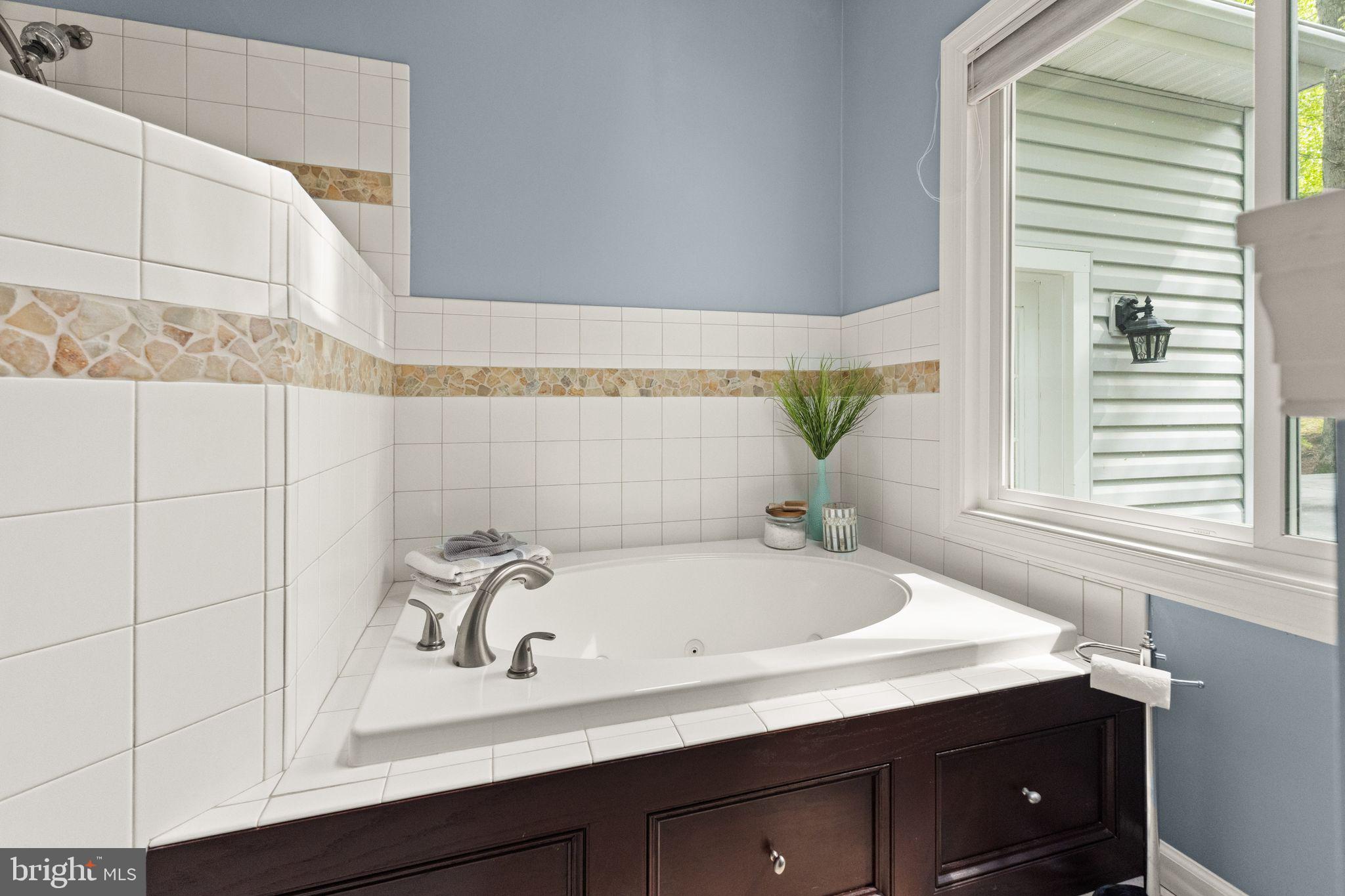 POINTE AT RIVERVIEW EST - Residential