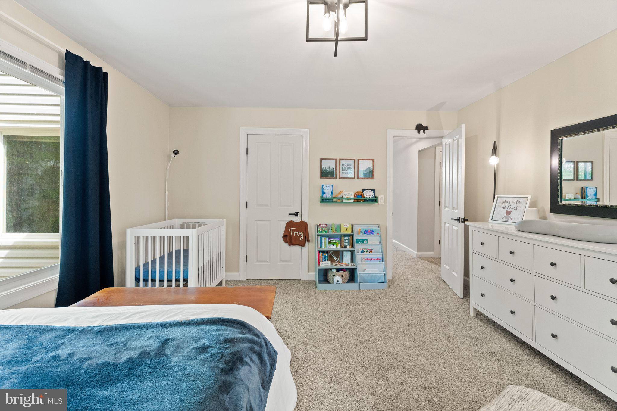 POINTE AT RIVERVIEW EST - Residential