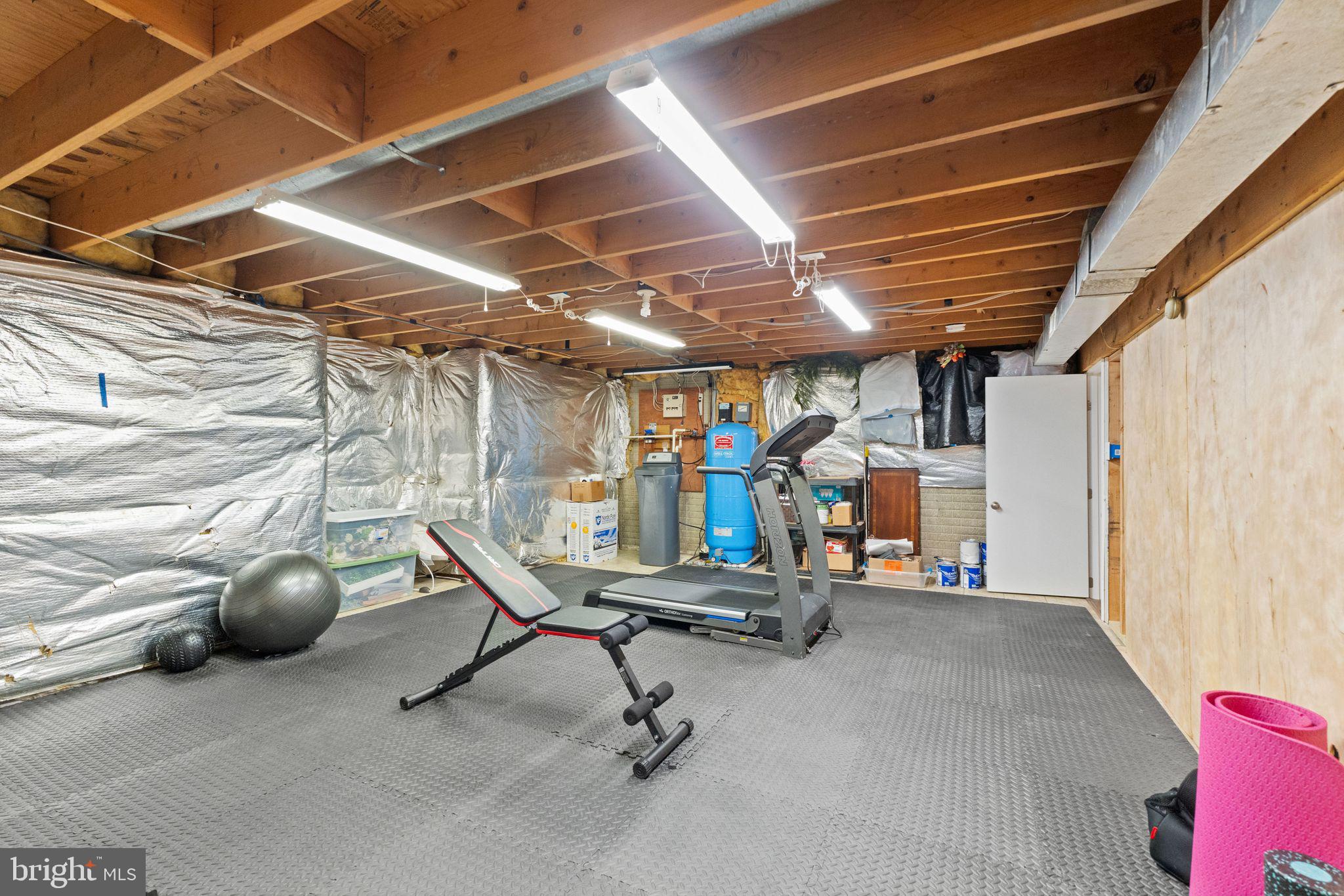 POINTE AT RIVERVIEW EST - Residential