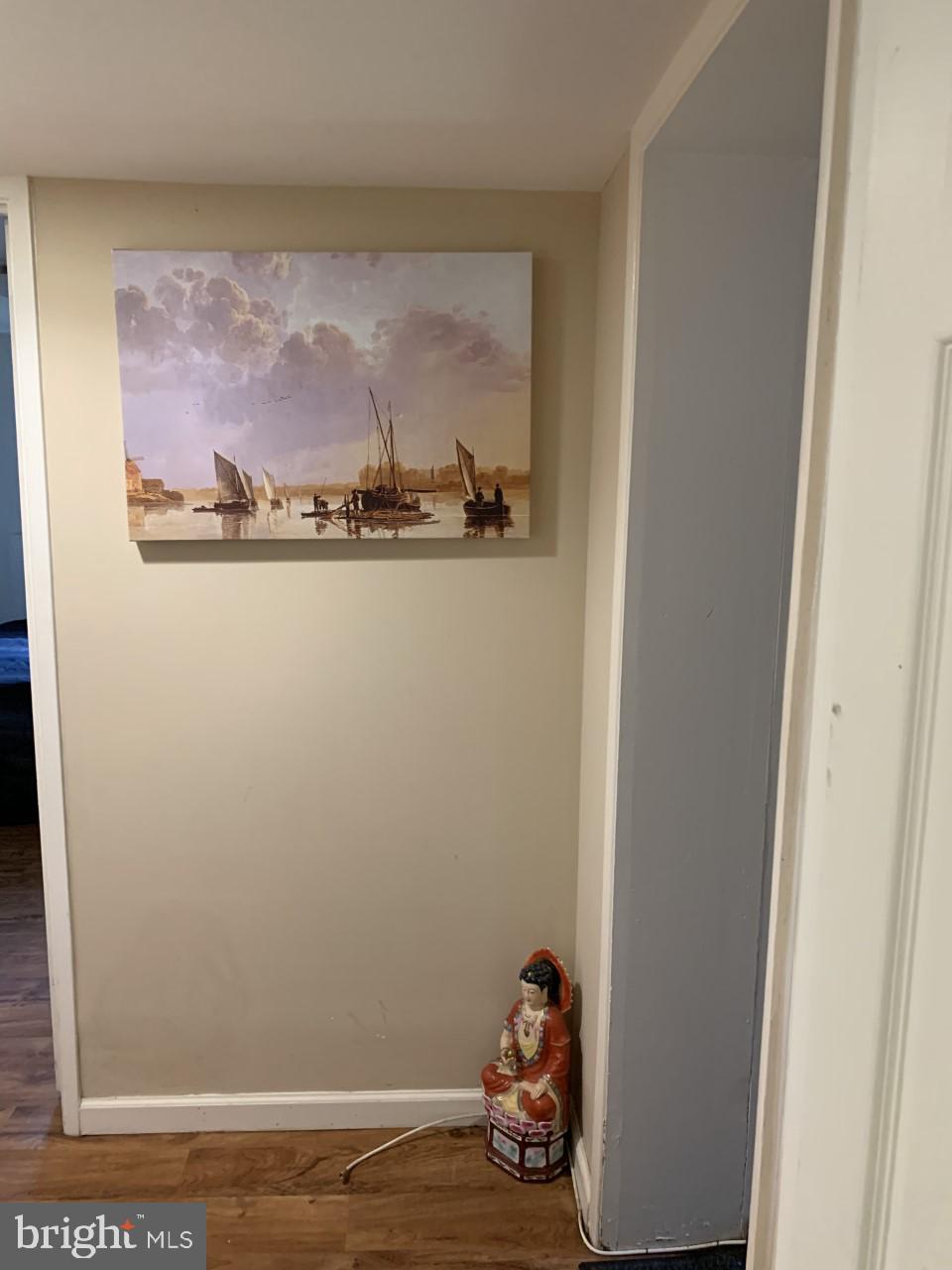 COUNTRY CLUB MANOR - Residential Lease