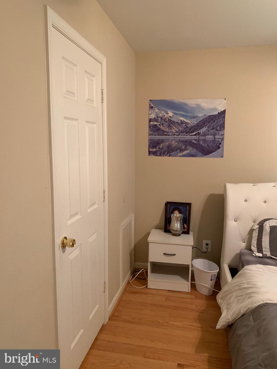 COUNTRY CLUB MANOR - Residential Lease