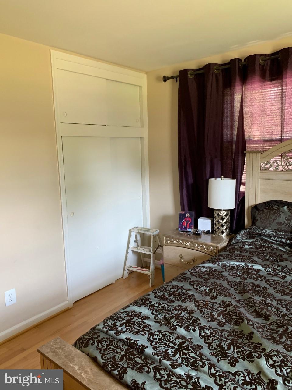 COUNTRY CLUB MANOR - Residential Lease