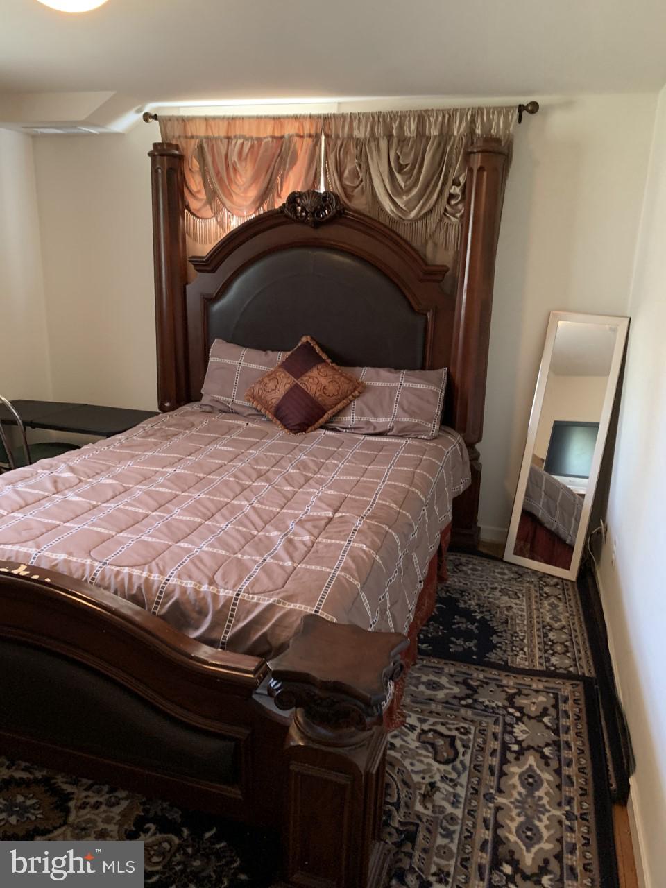 COUNTRY CLUB MANOR - Residential Lease