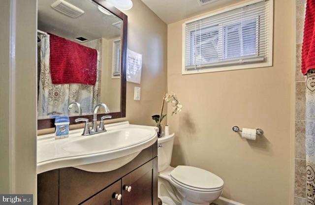 COUNTRY CLUB MANOR - Residential Lease