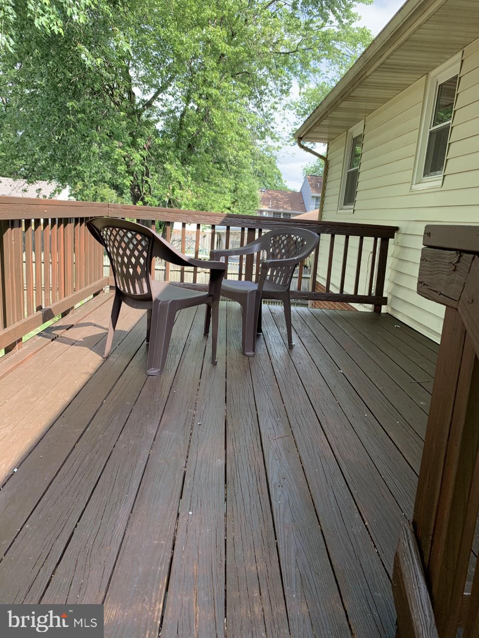 COUNTRY CLUB MANOR - Residential Lease