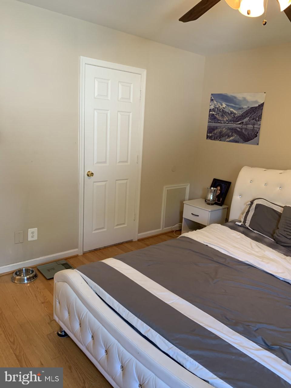 COUNTRY CLUB MANOR - Residential Lease