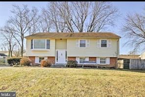 COUNTRY CLUB MANOR - Residential Lease