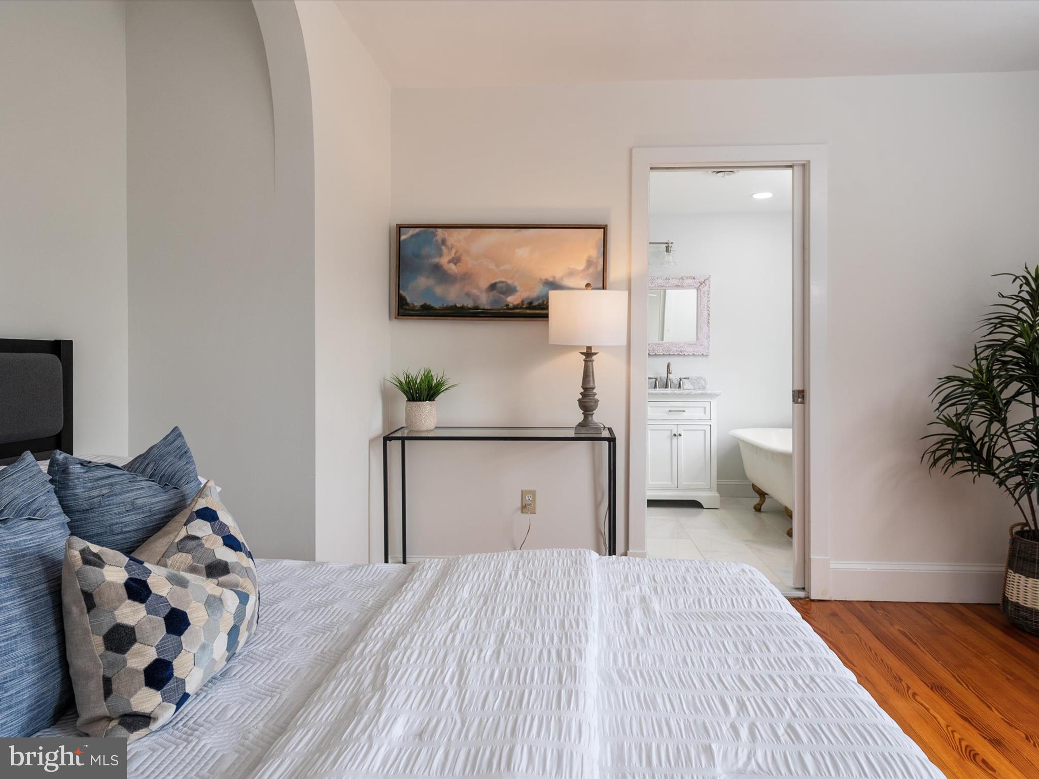 MURRAY HILL - Residential