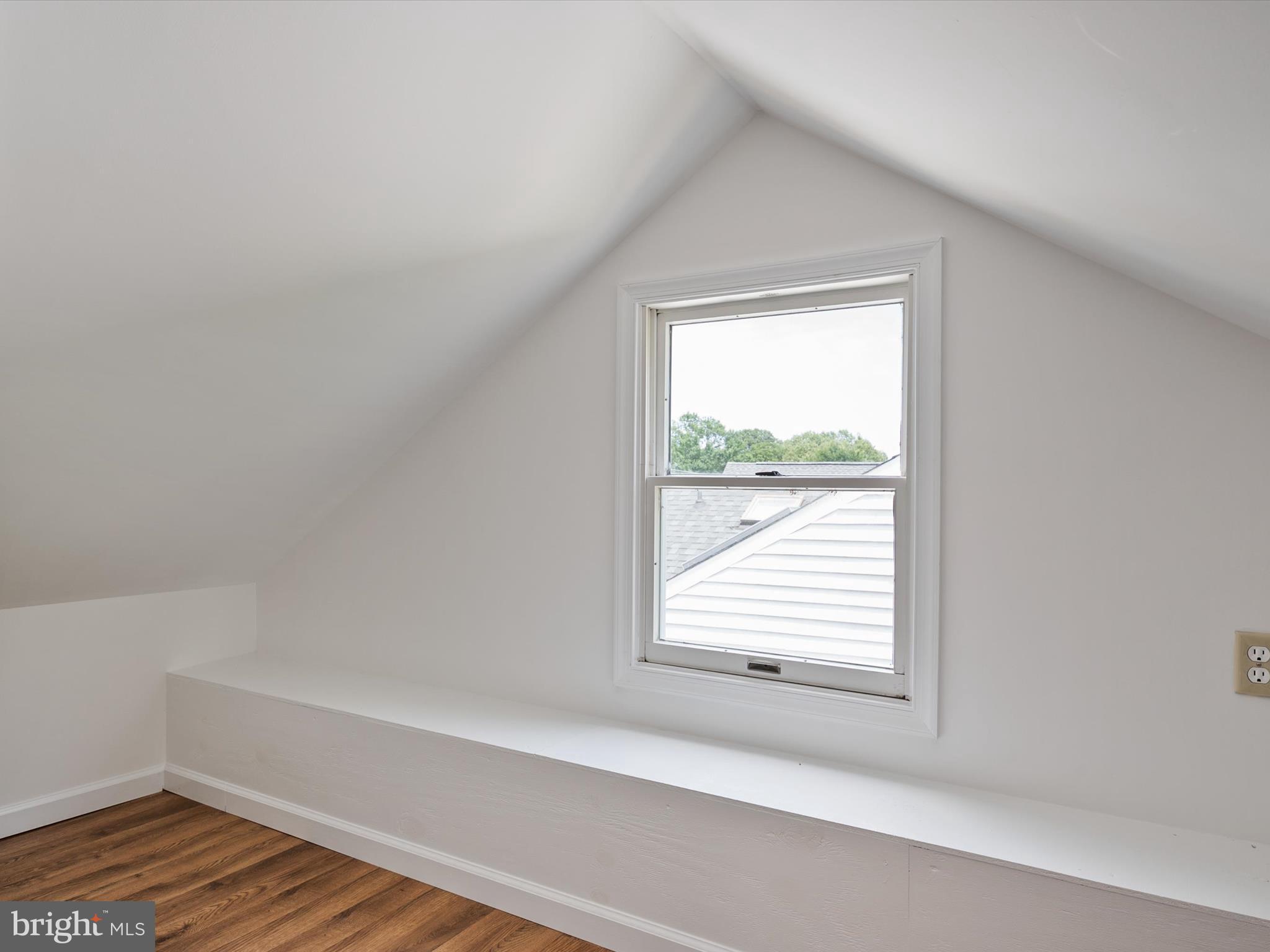 MURRAY HILL - Residential