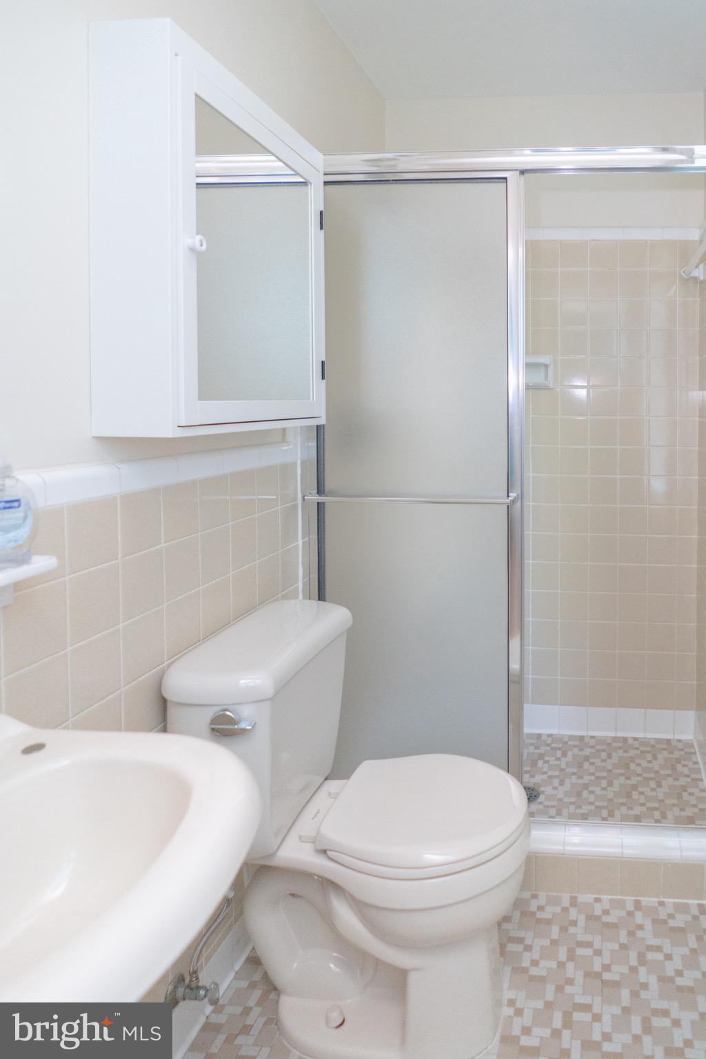 WILLOW WOODS - Residential Lease