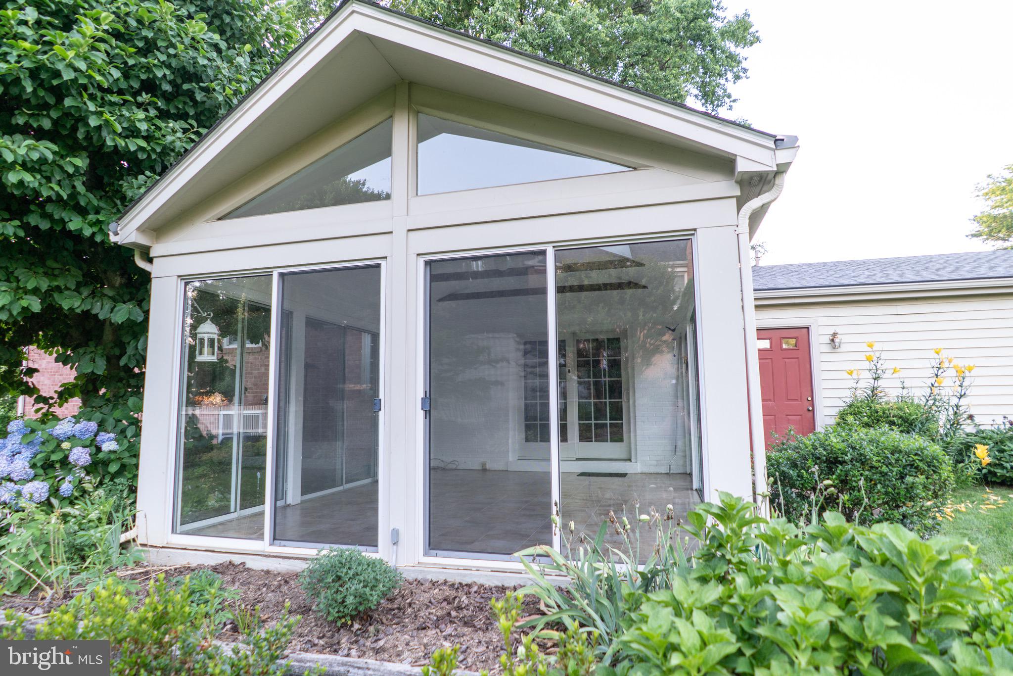 WILLOW WOODS - Residential Lease