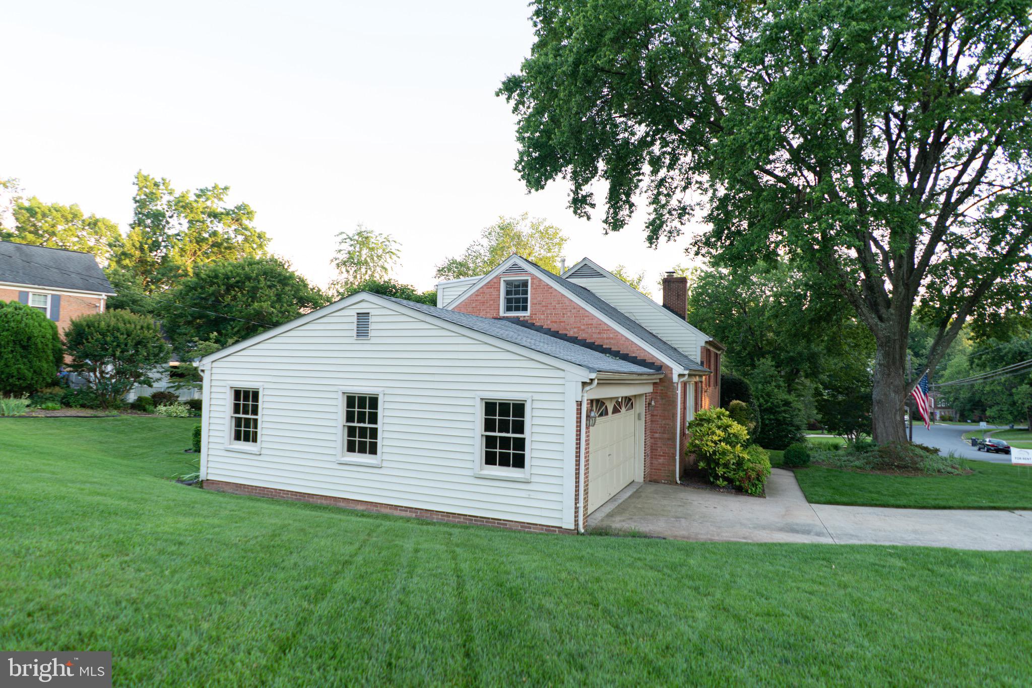 WILLOW WOODS - Residential Lease