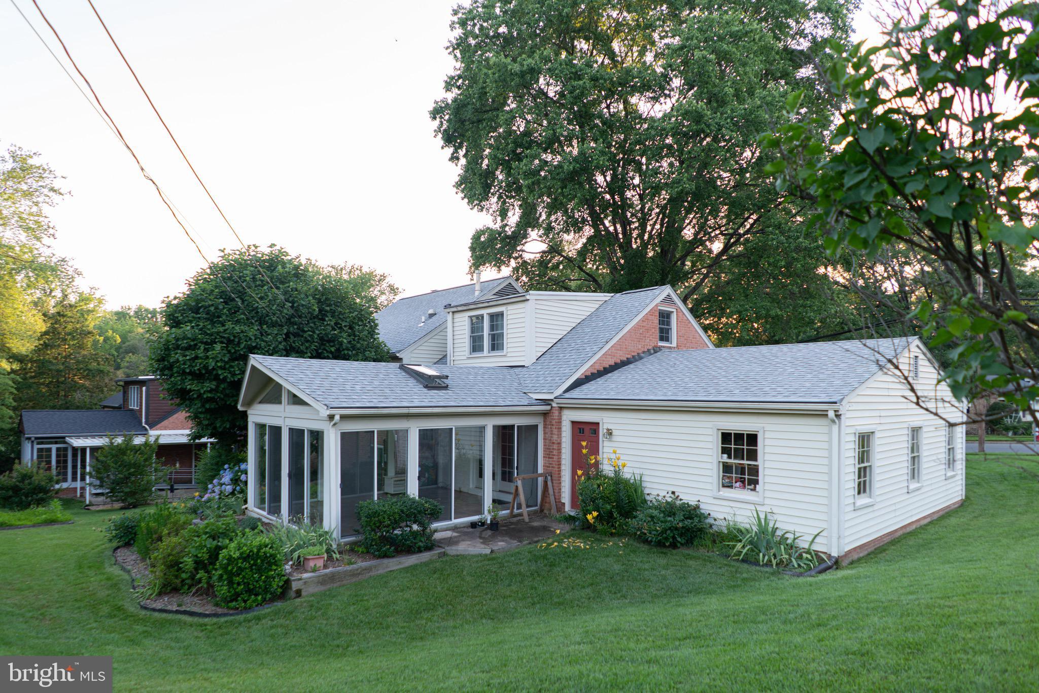 WILLOW WOODS - Residential Lease