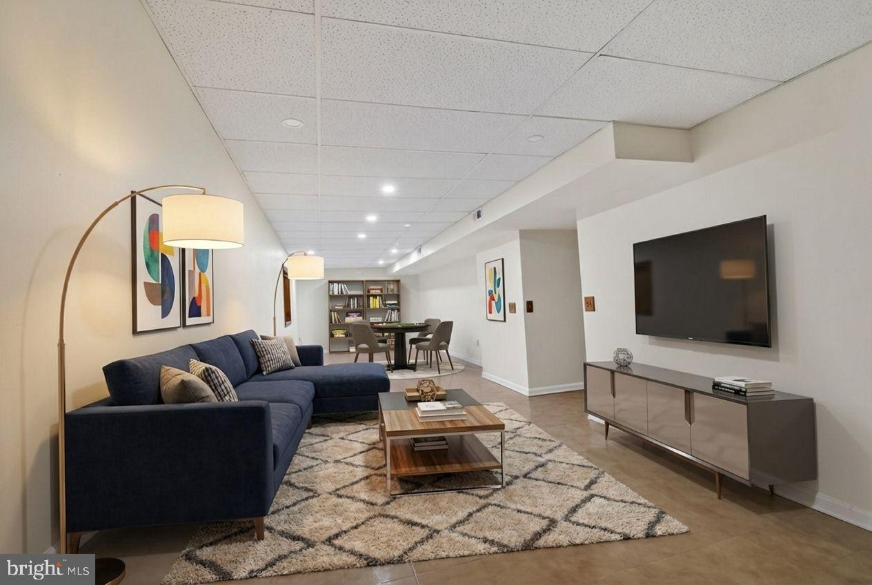 FOX CHASE - Residential