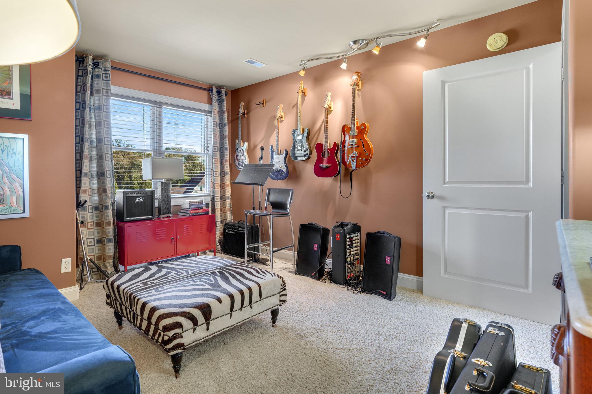 SOUTH POINT FARMS - Residential