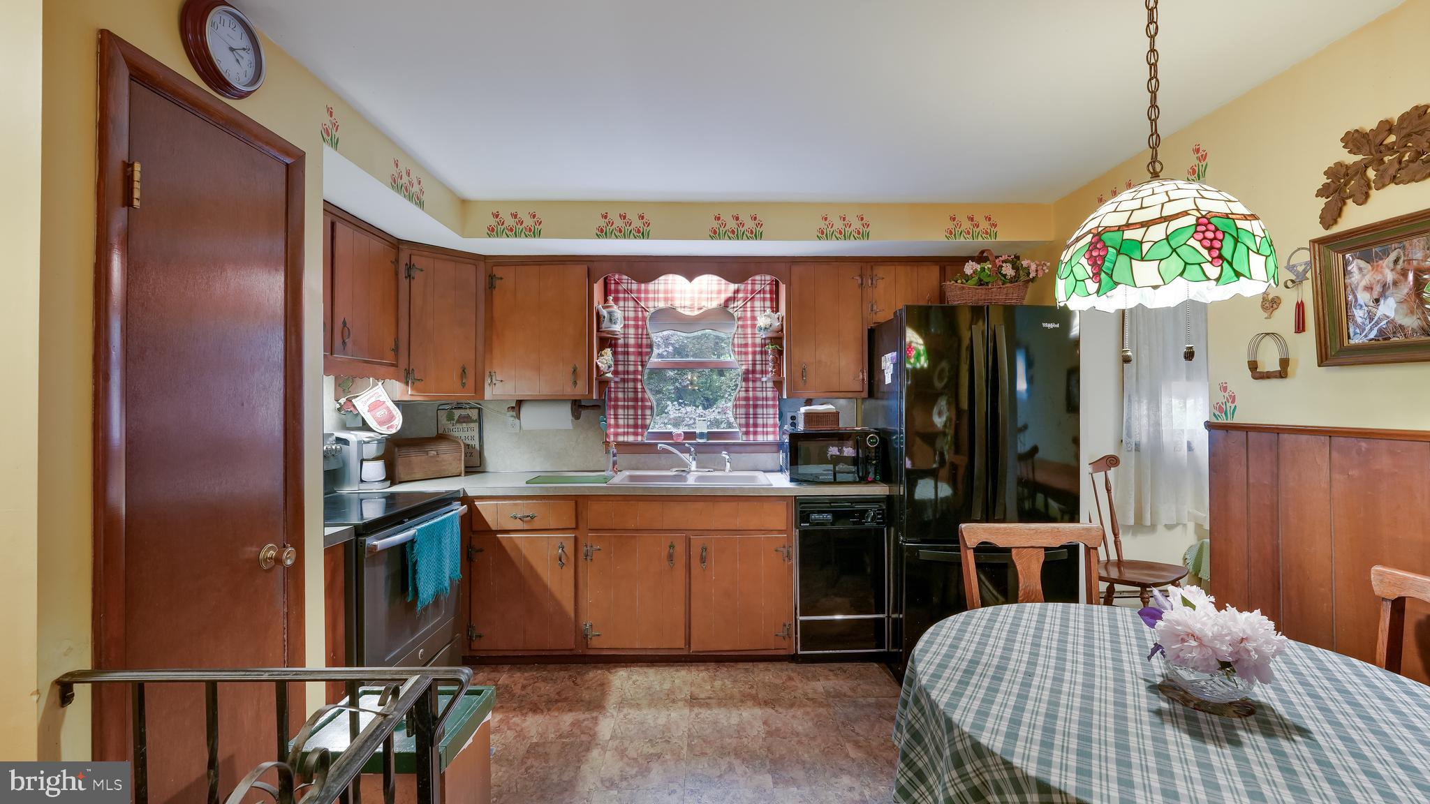 152 SUNSET DRIVE