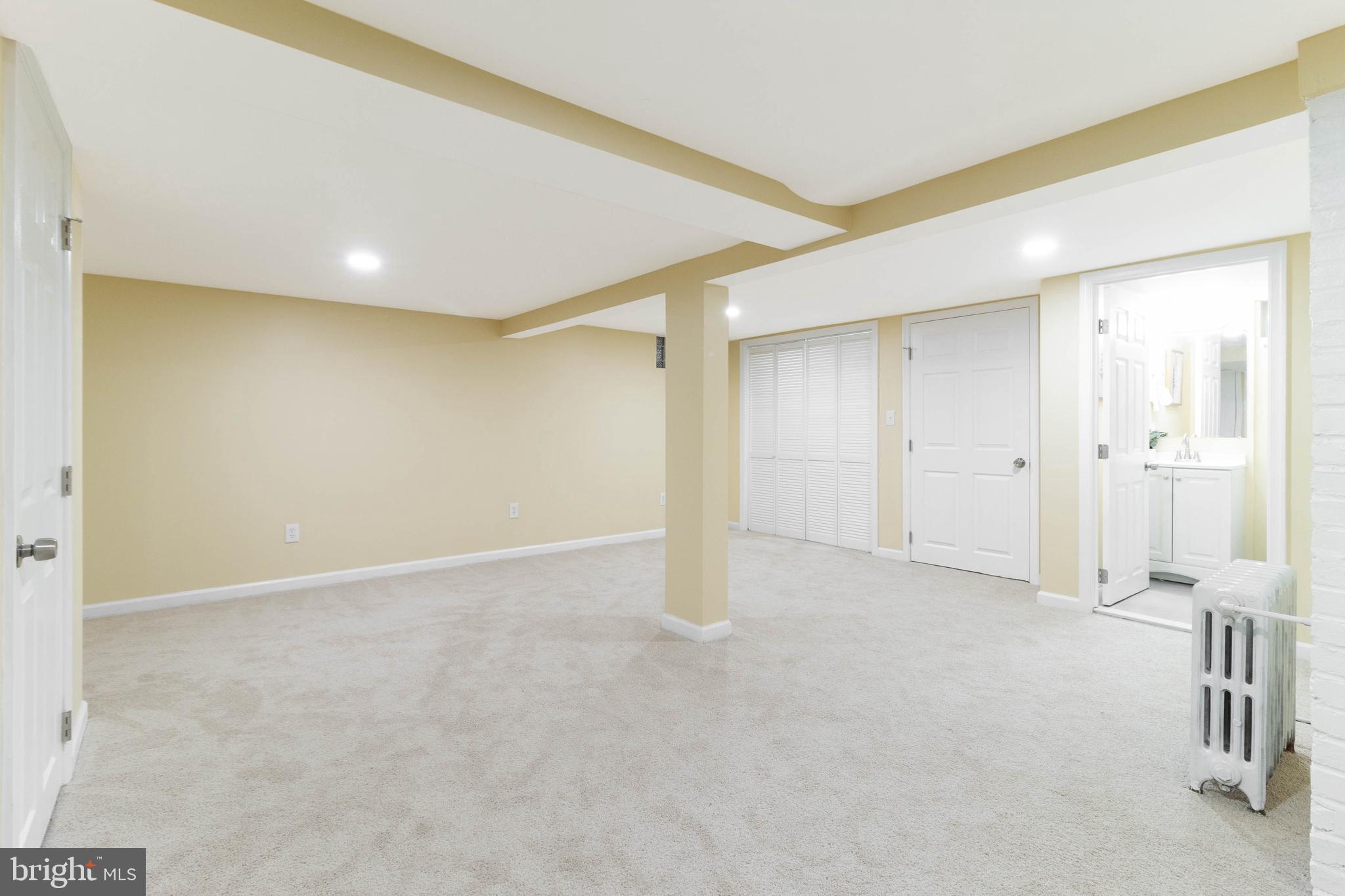 HERITAGE SQUARE - Residential