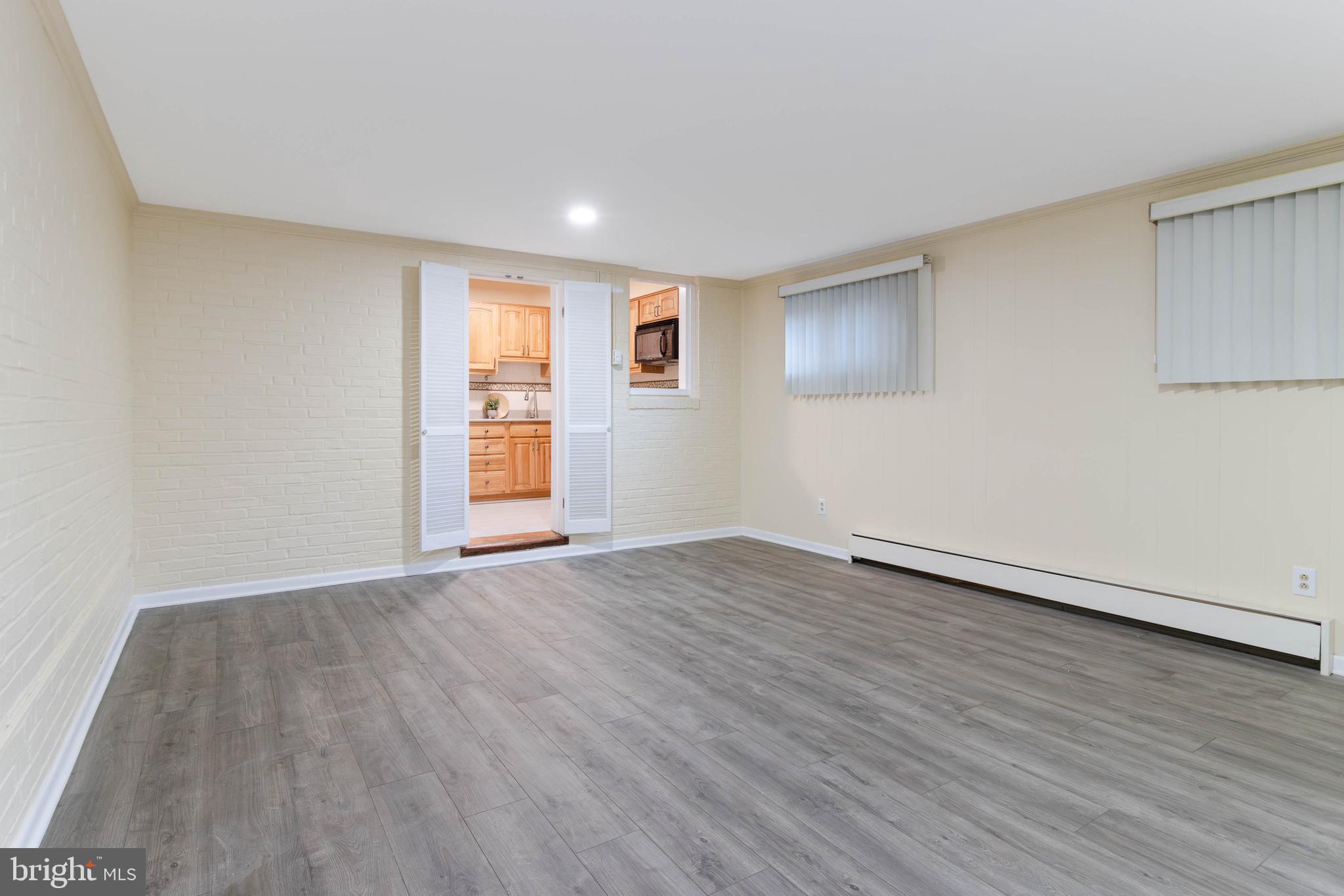 HERITAGE SQUARE - Residential