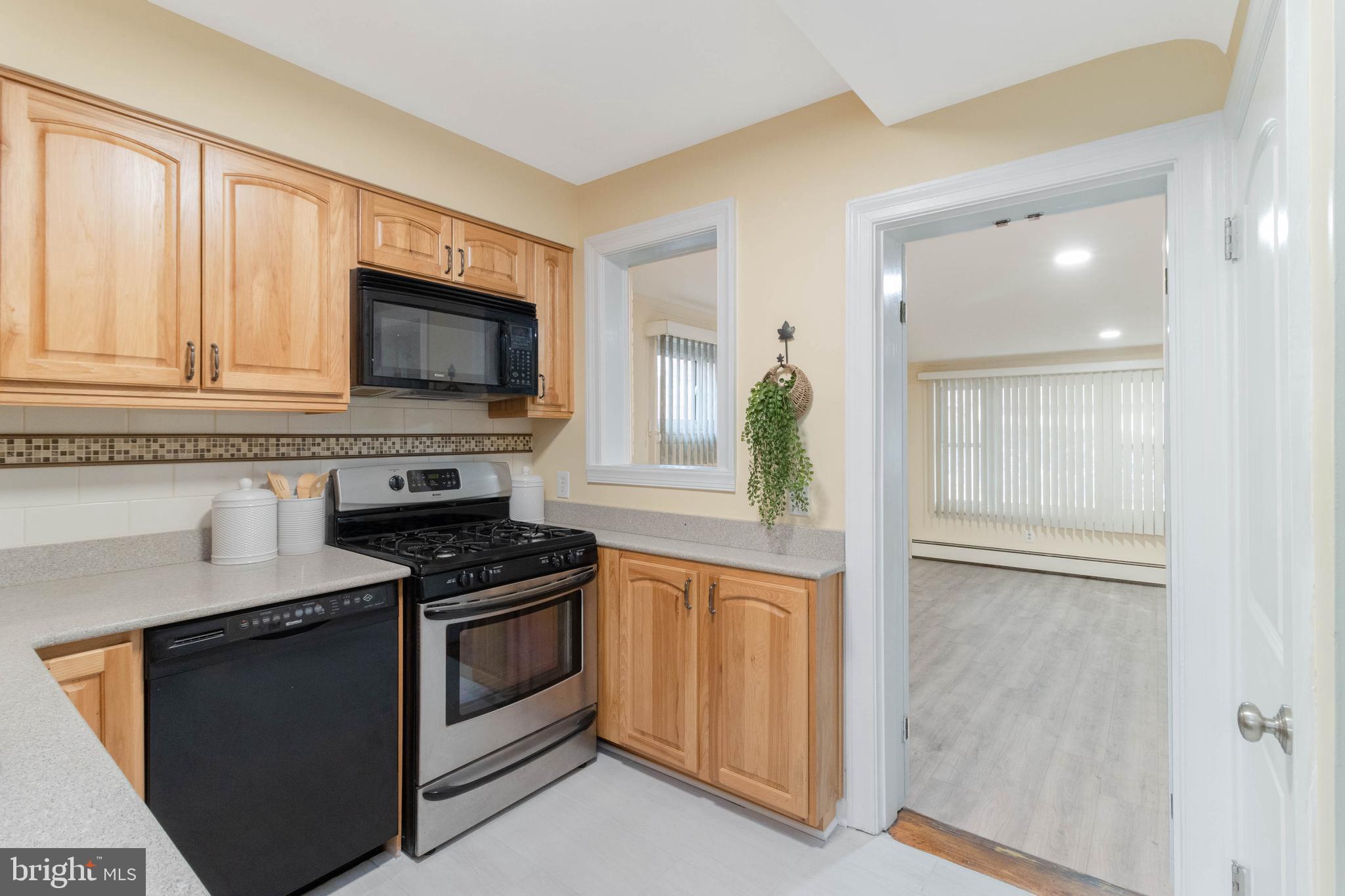 HERITAGE SQUARE - Residential