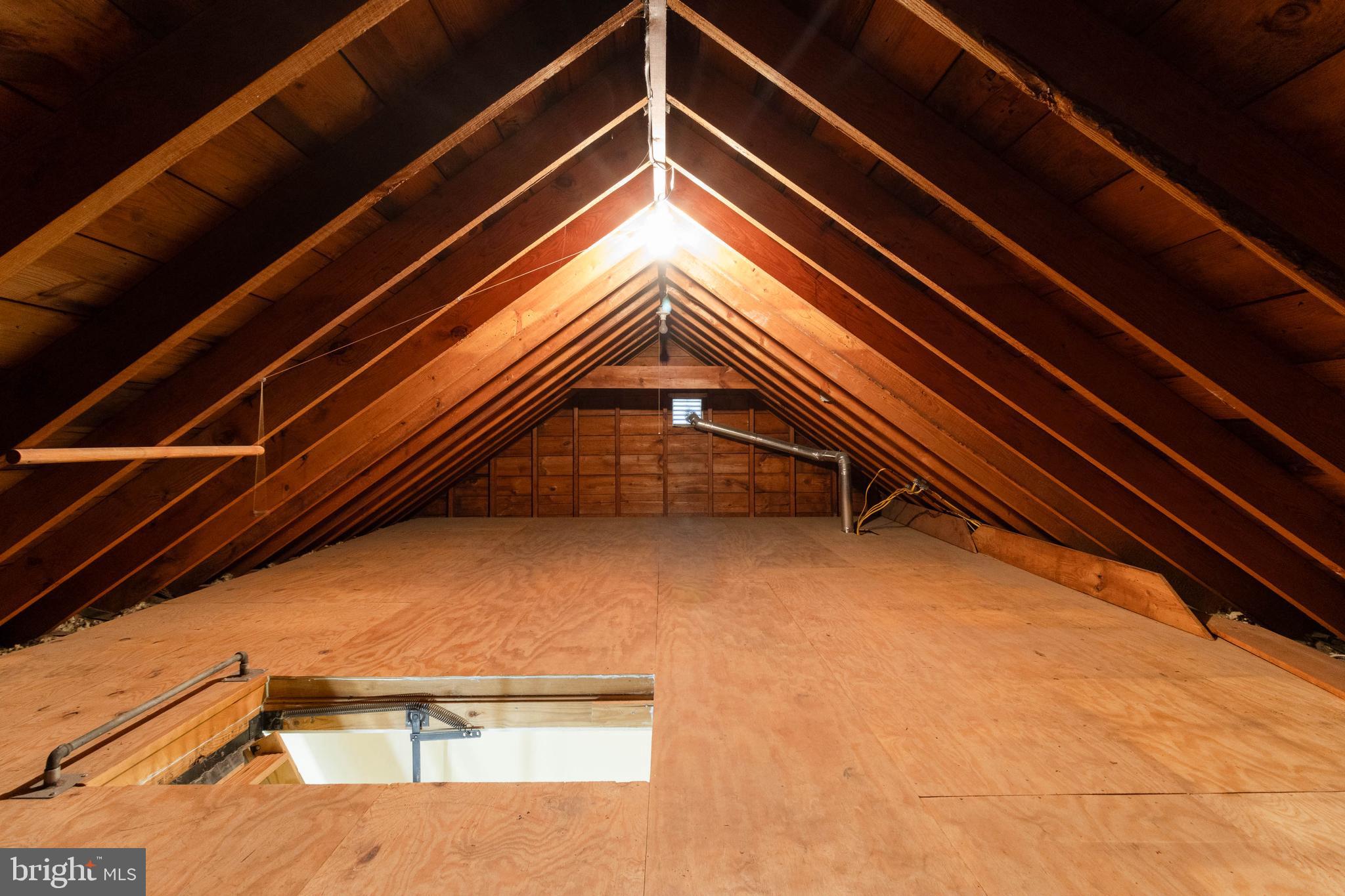 HERITAGE SQUARE - Residential