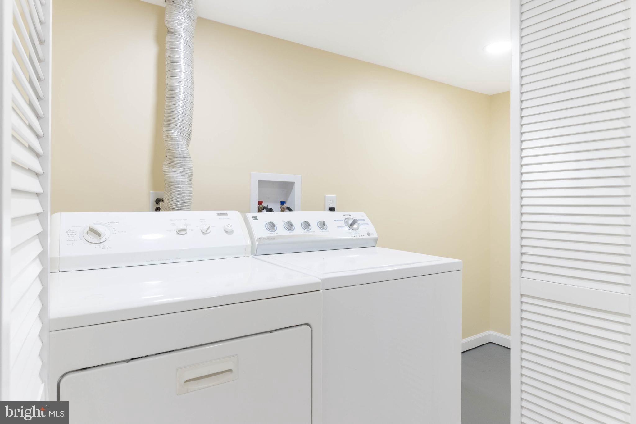 HERITAGE SQUARE - Residential