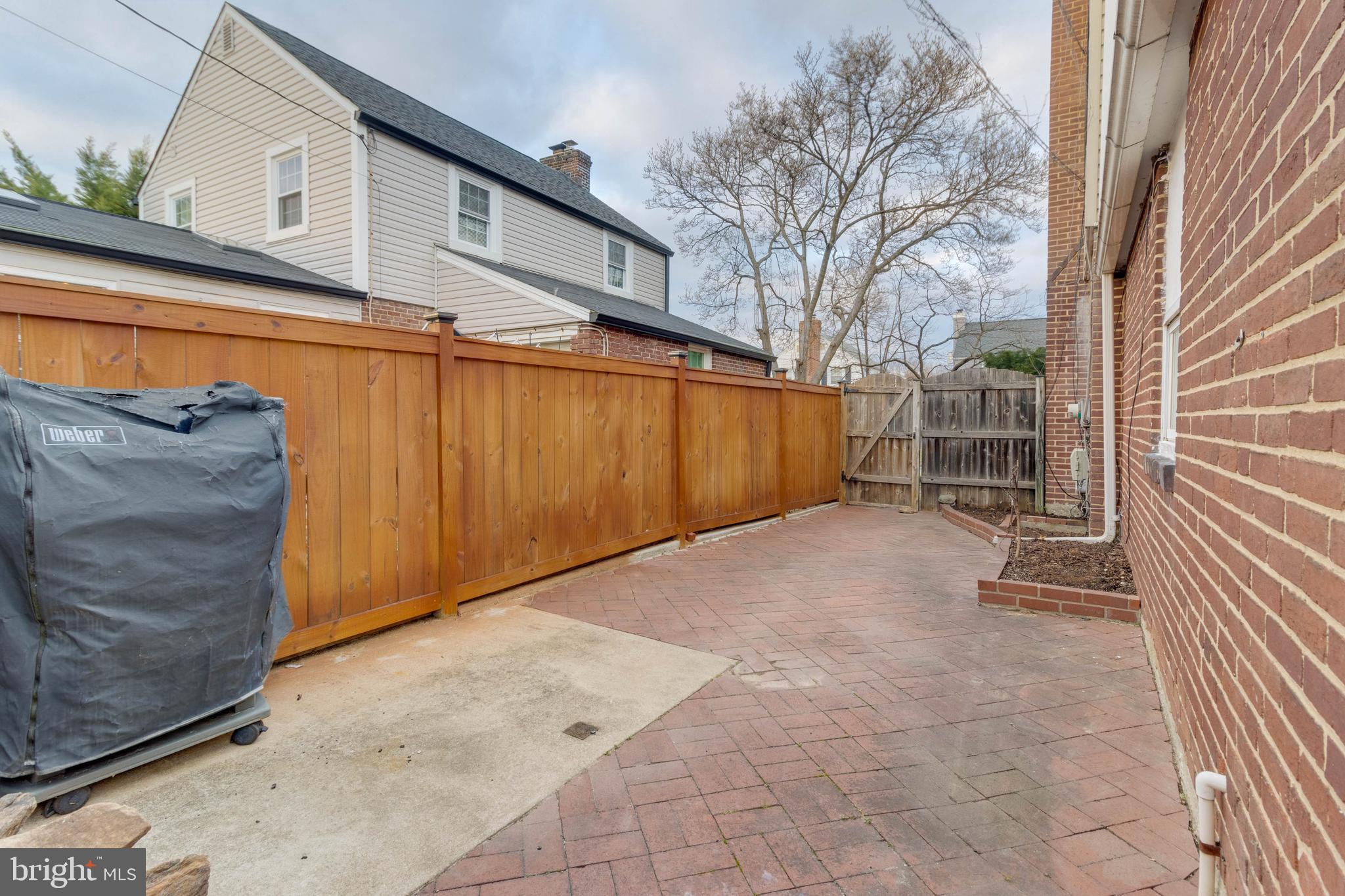 HERITAGE SQUARE - Residential