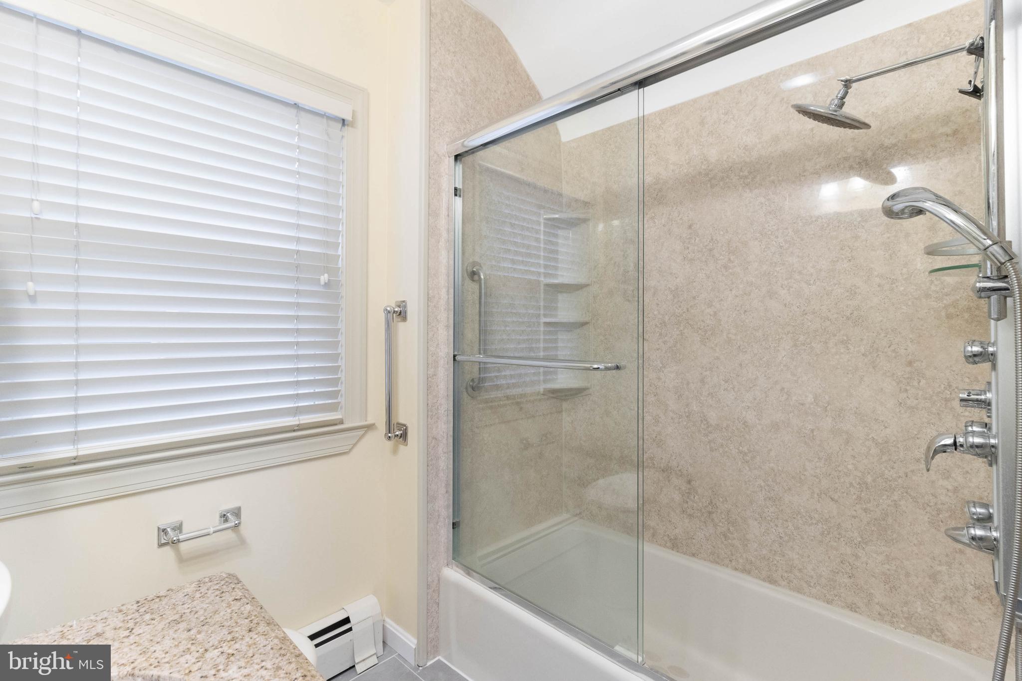 HERITAGE SQUARE - Residential