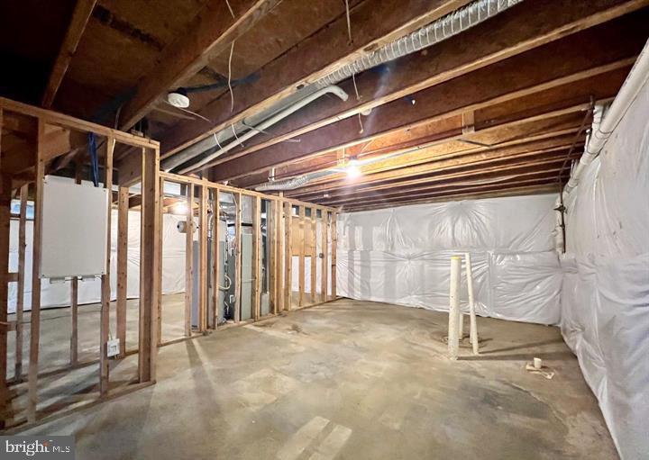 PELHAM'S CROSSING - Residential Lease