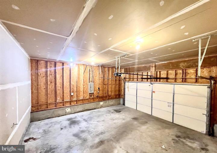 PELHAM'S CROSSING - Residential Lease